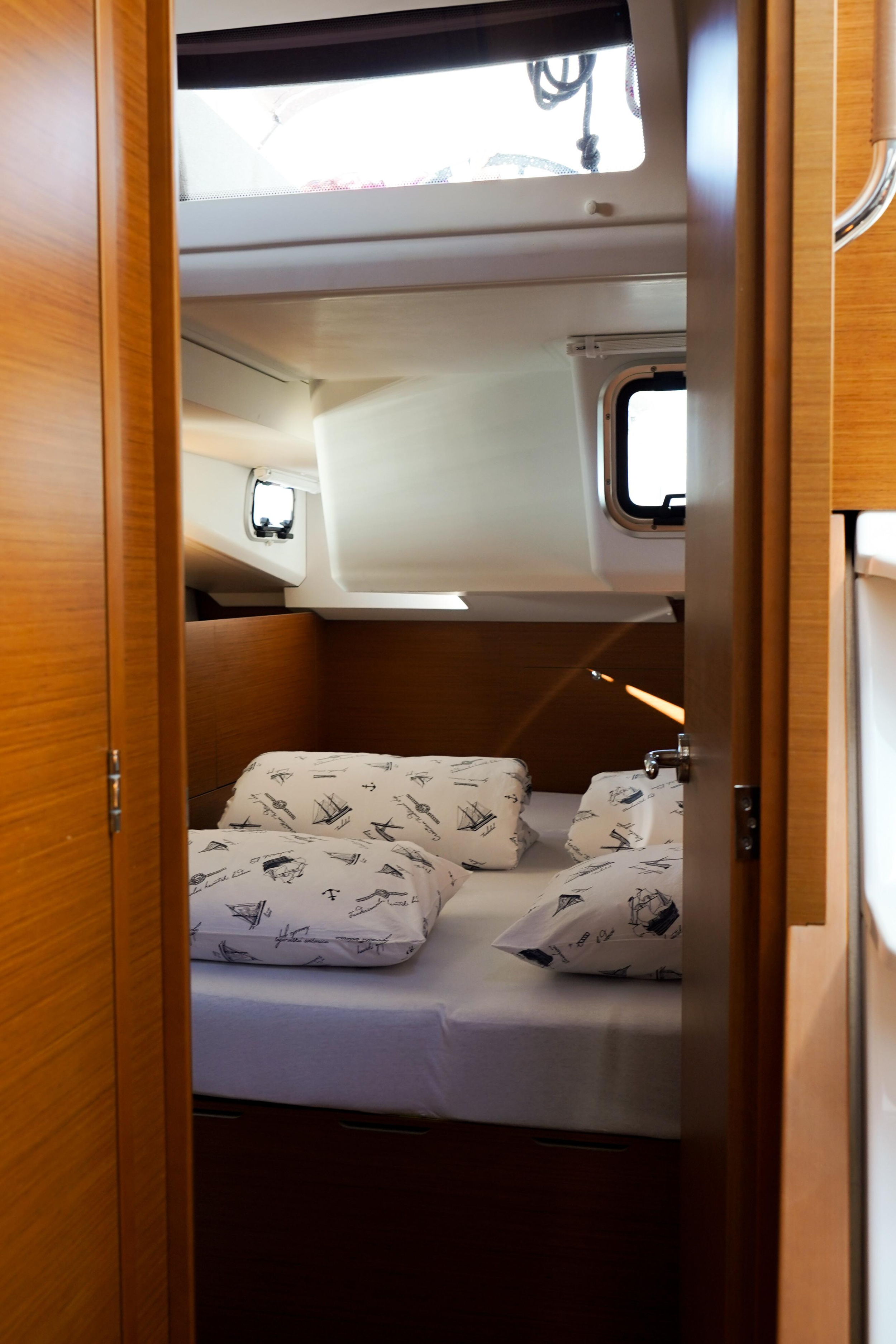 Sun Odyssey 440 — photo 7