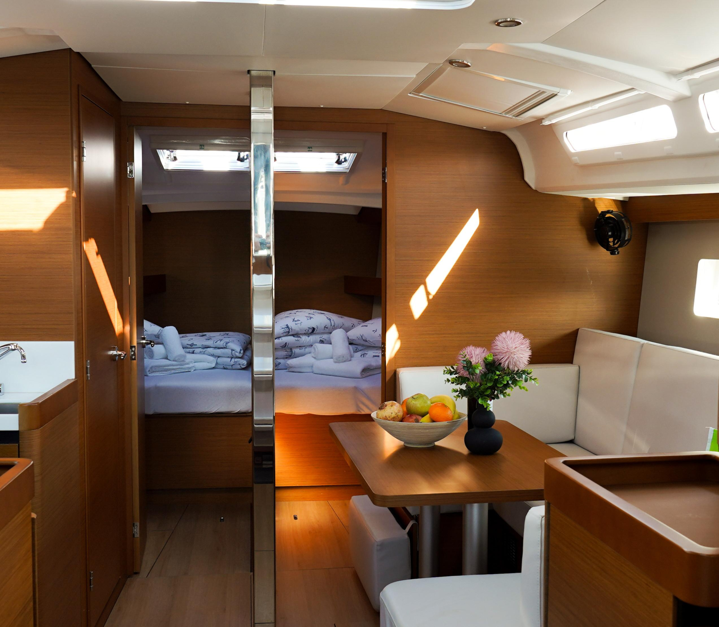 Sun Odyssey 440 — photo 11