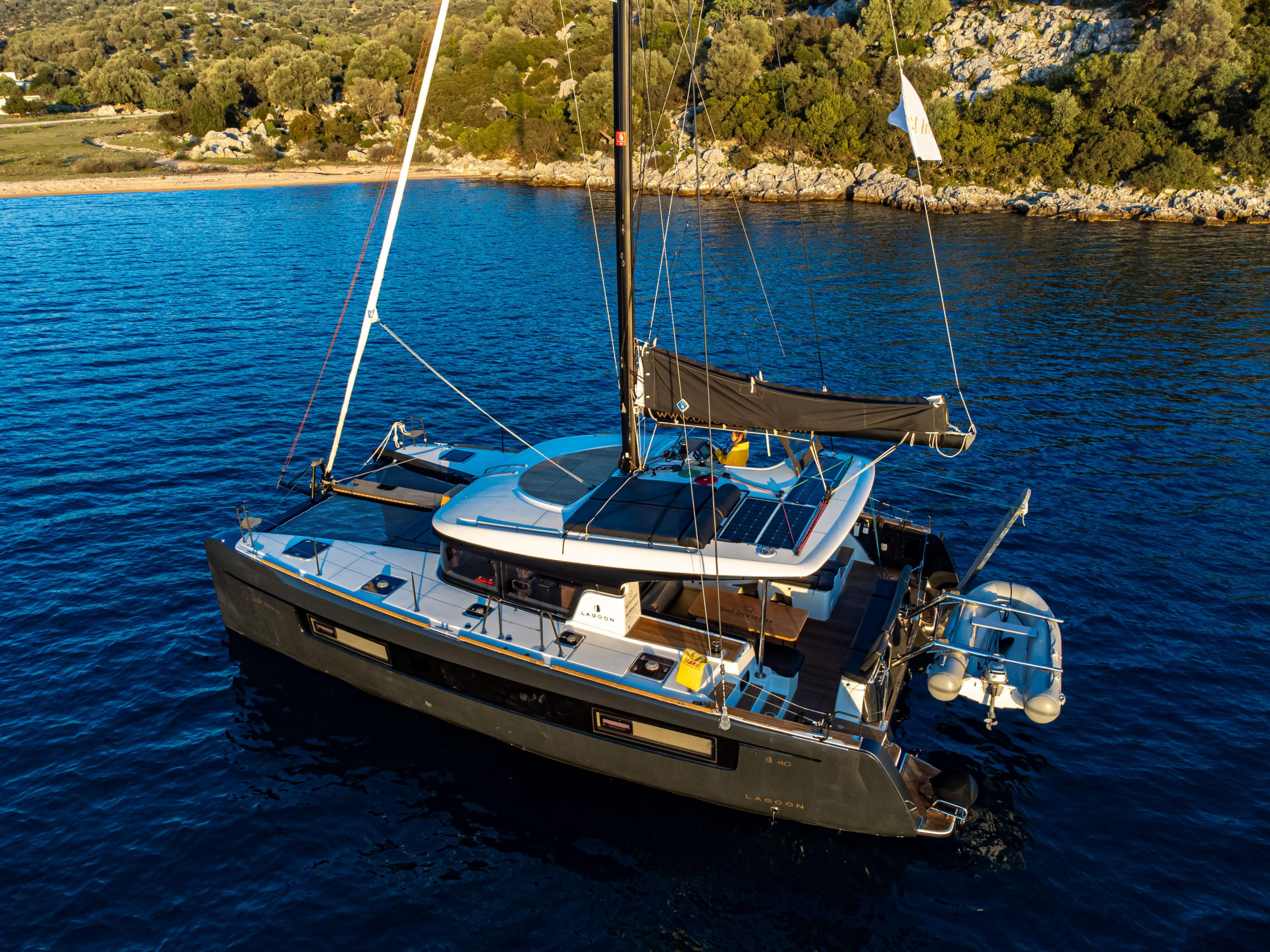 Lagoon 40 — photo 47