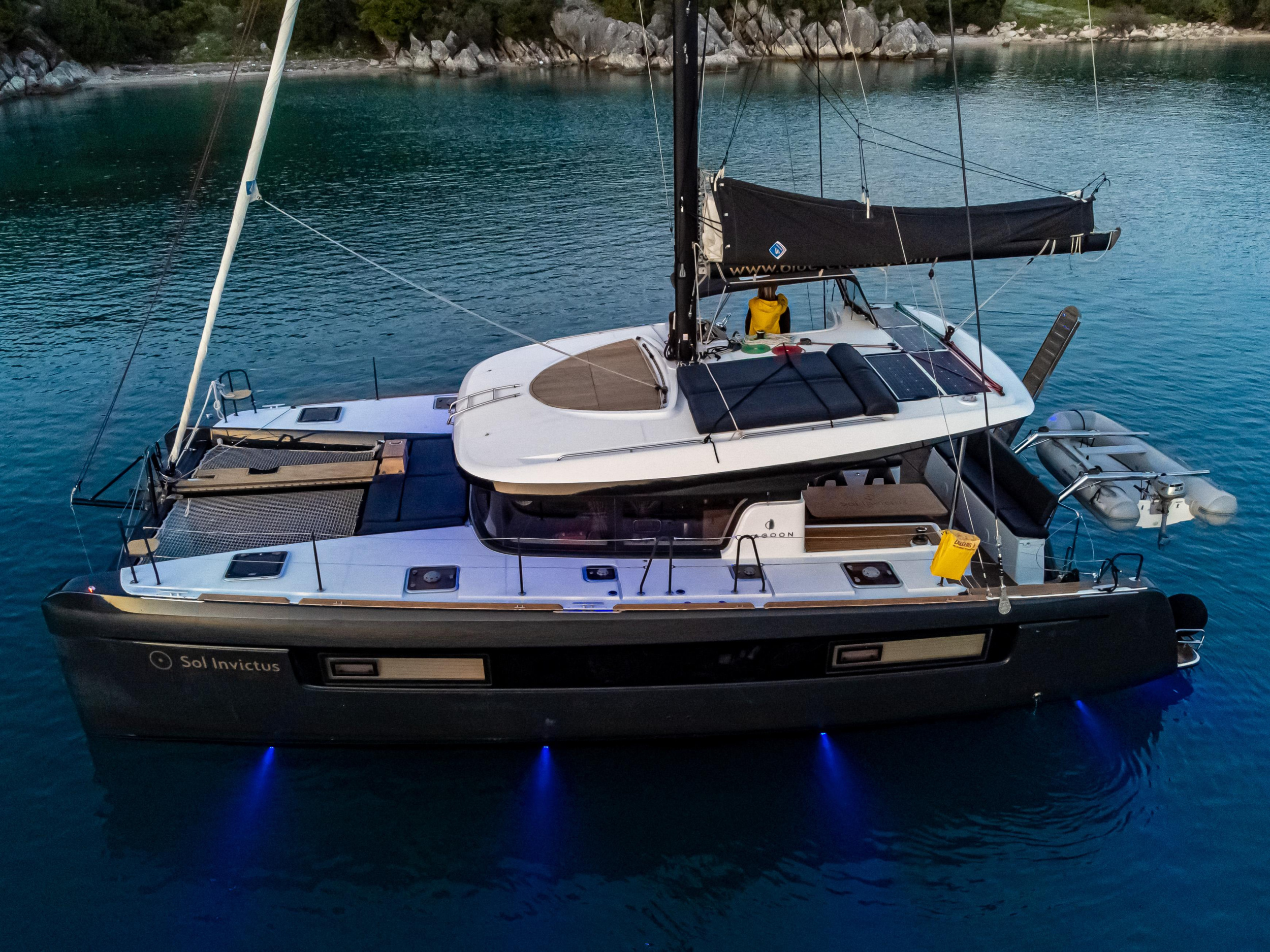 Lagoon 40 — photo 11