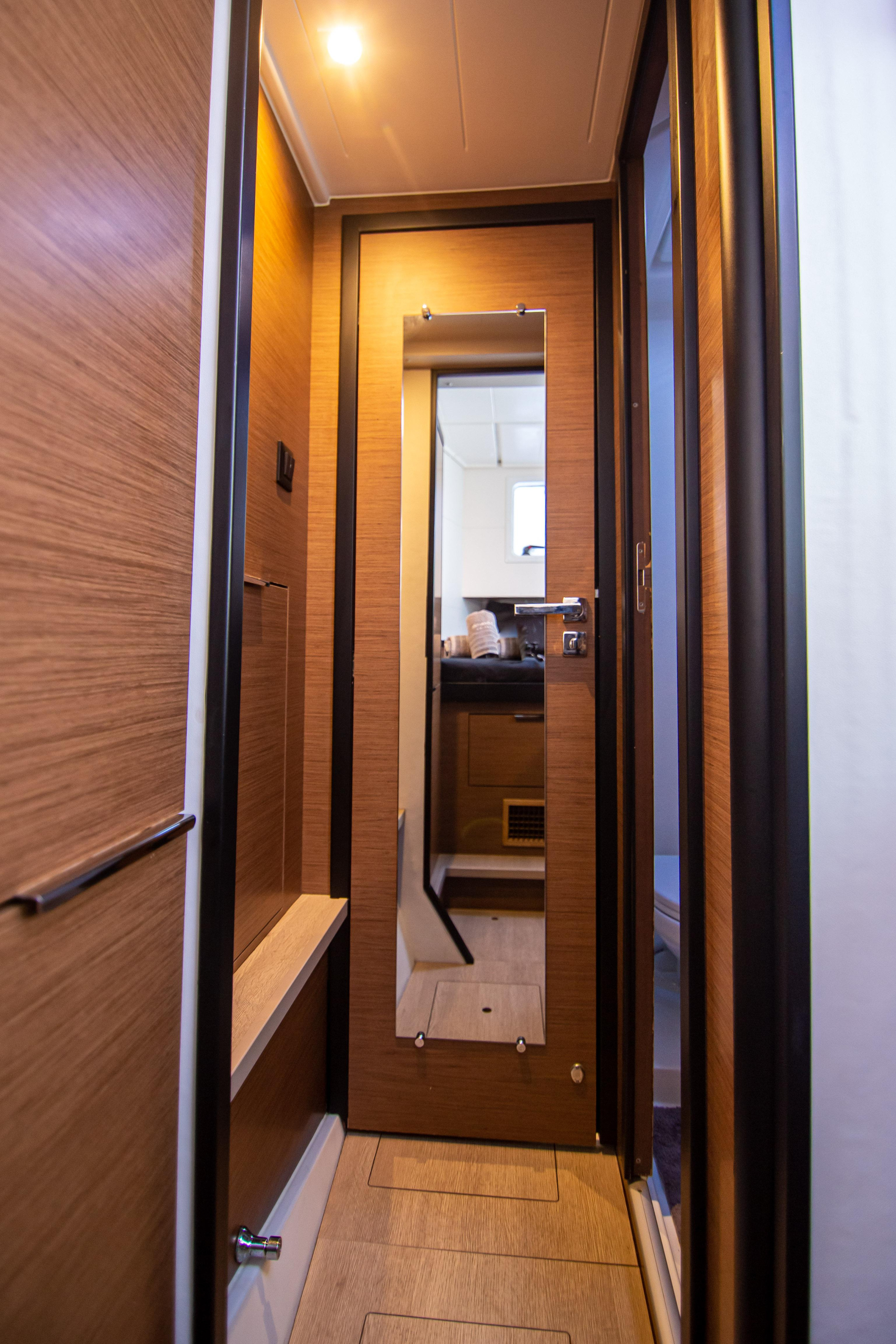 Lagoon 40 — photo 24