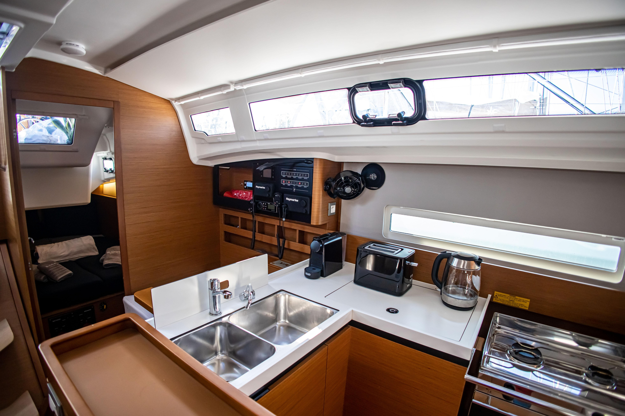 Sun Odyssey 410 — photo 11