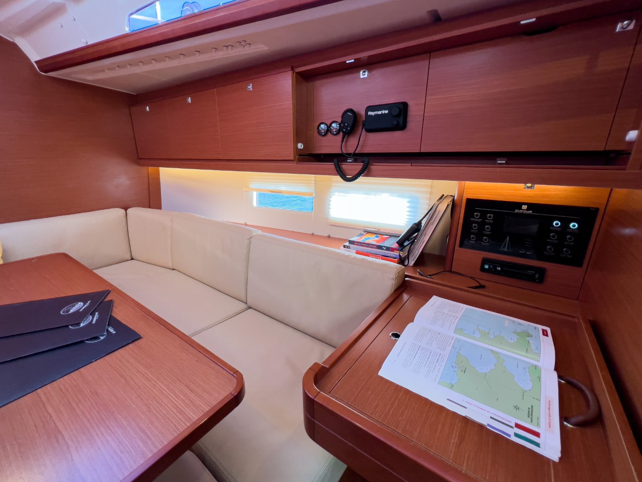 Dufour 390 GL — photo 6