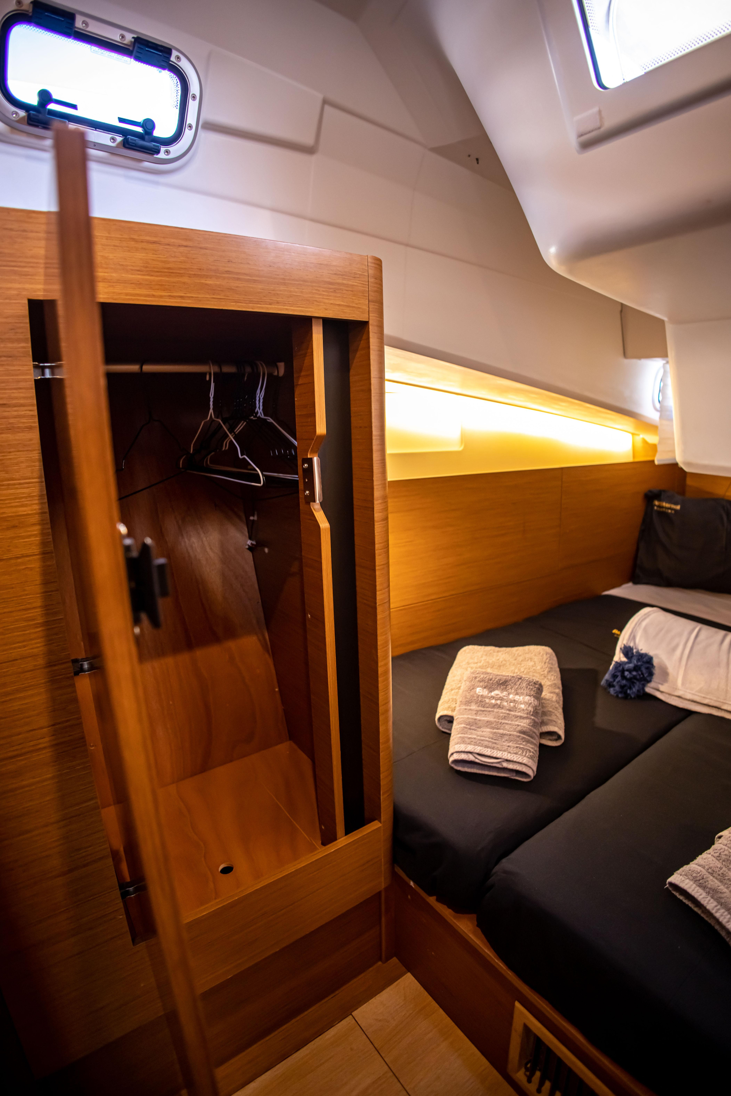 Sun Odyssey 410 — photo 10