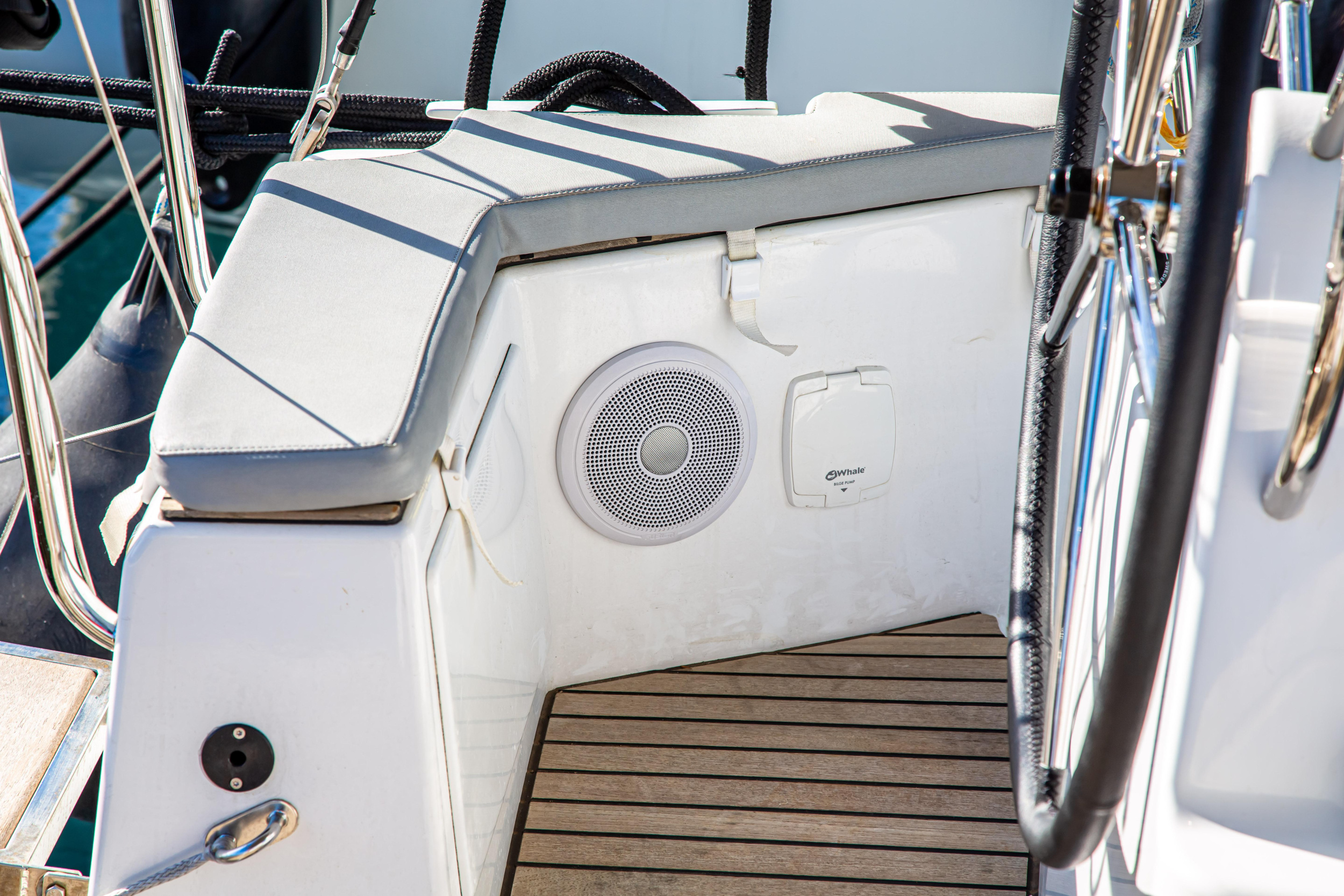 Sun Odyssey 410 — photo 3