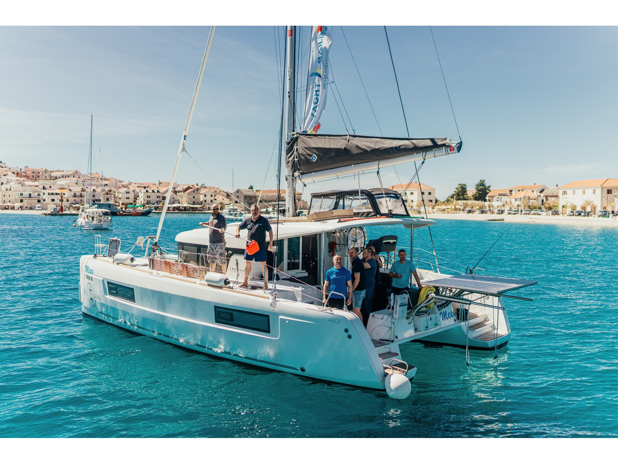 Lagoon 40 — photo 1