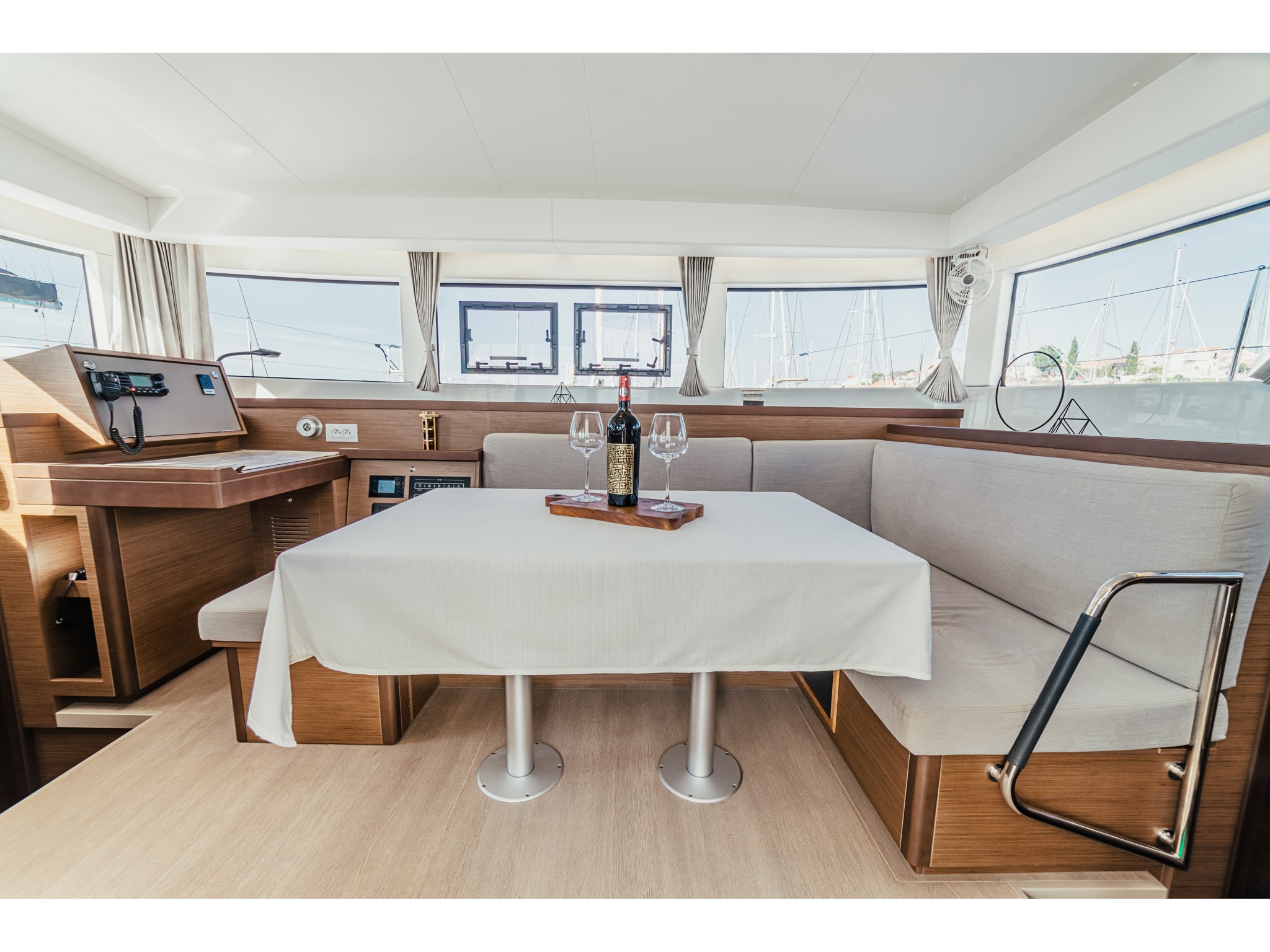 Lagoon 40 — photo 31