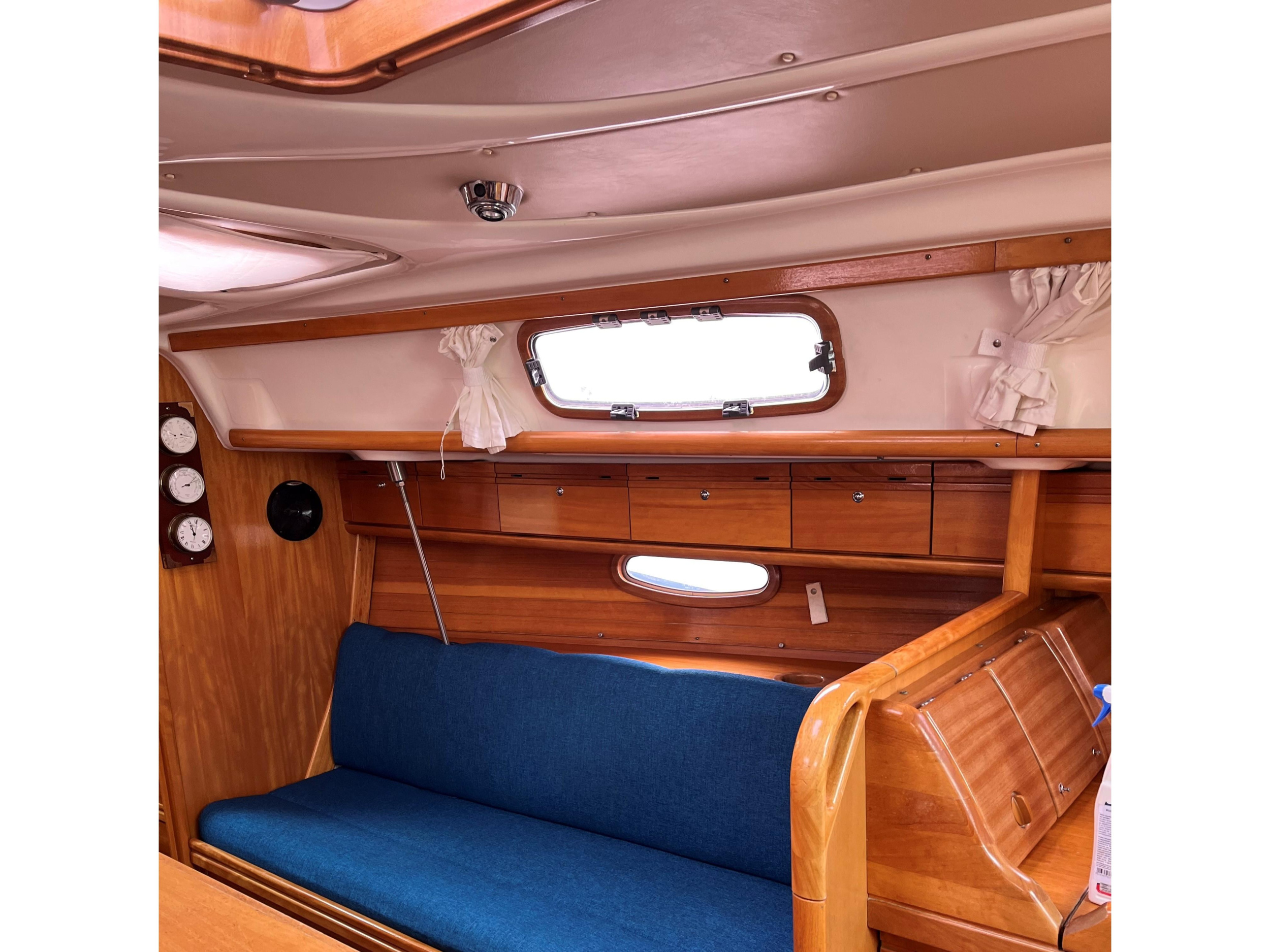 Bavaria 33 Cruiser — photo 2