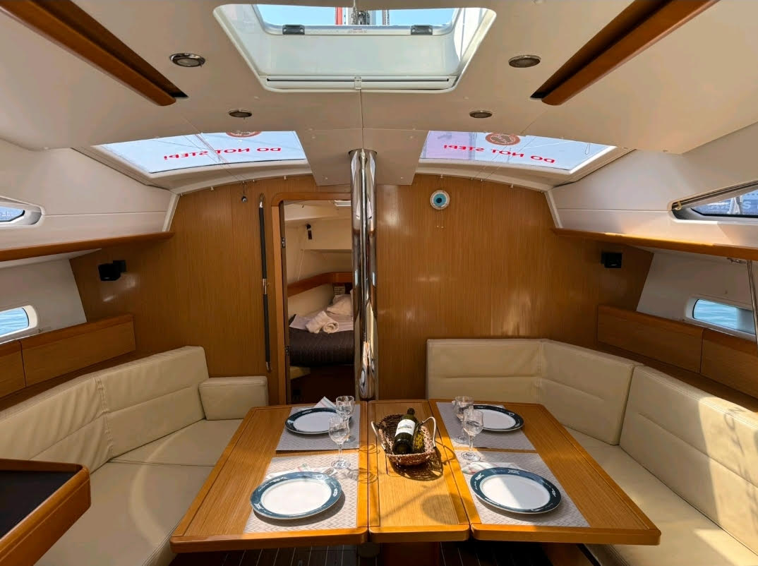 Sun Odyssey 42DS — photo 10