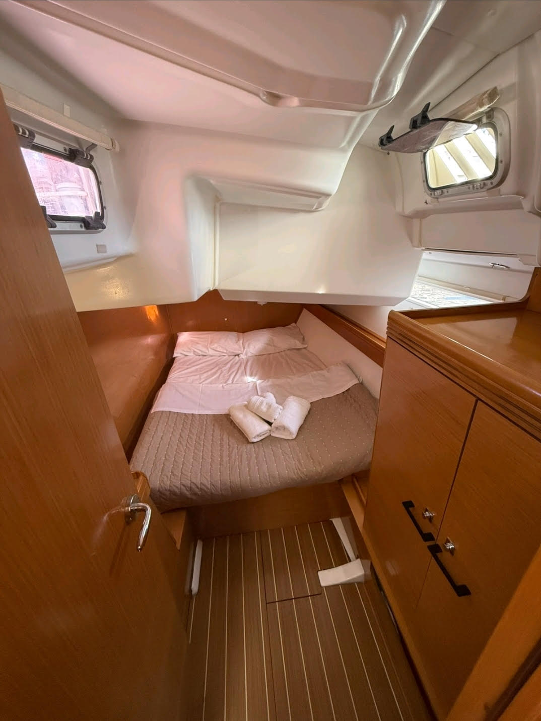 Sun Odyssey 42DS — photo 16