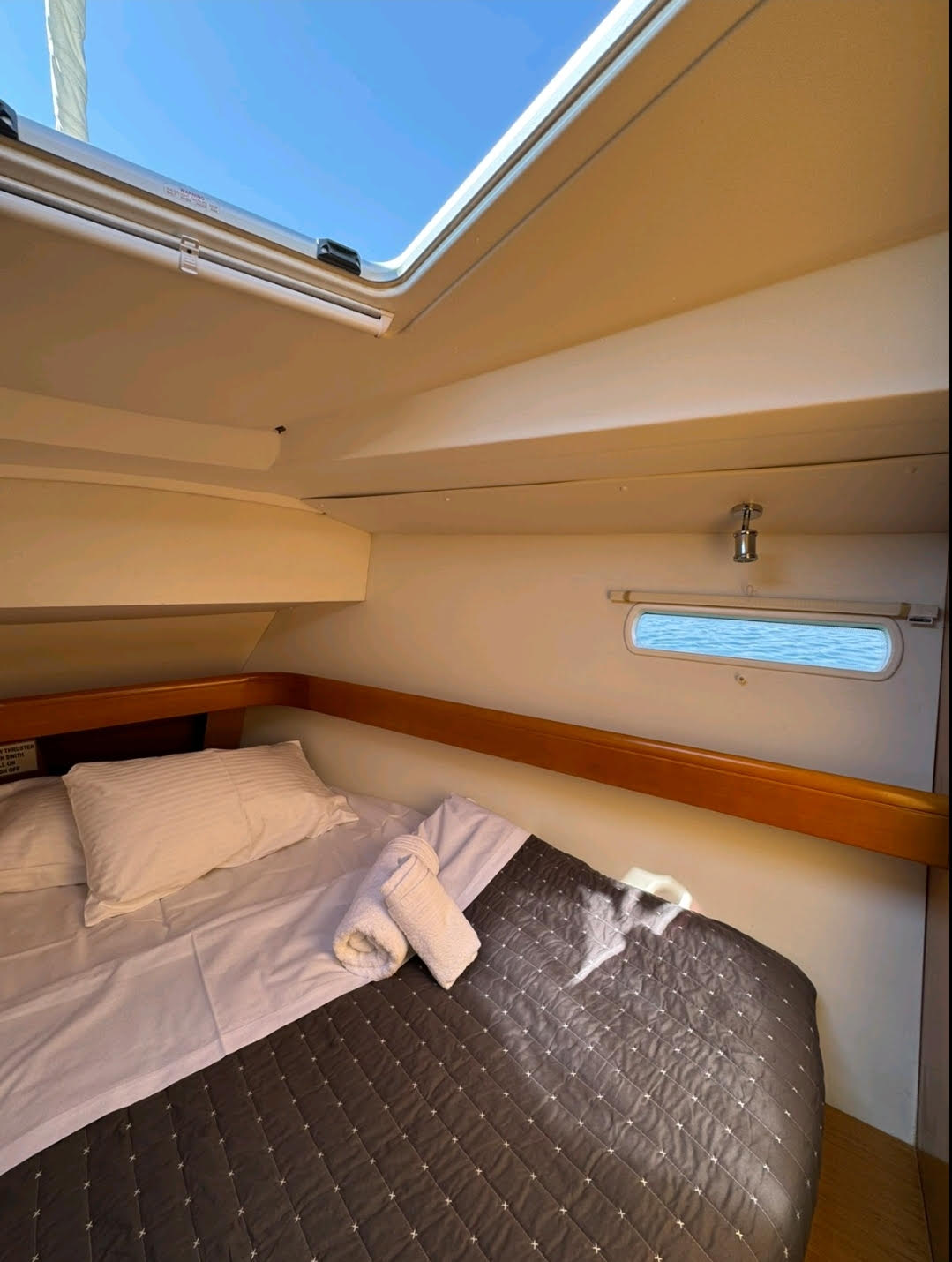 Sun Odyssey 42DS — photo 13