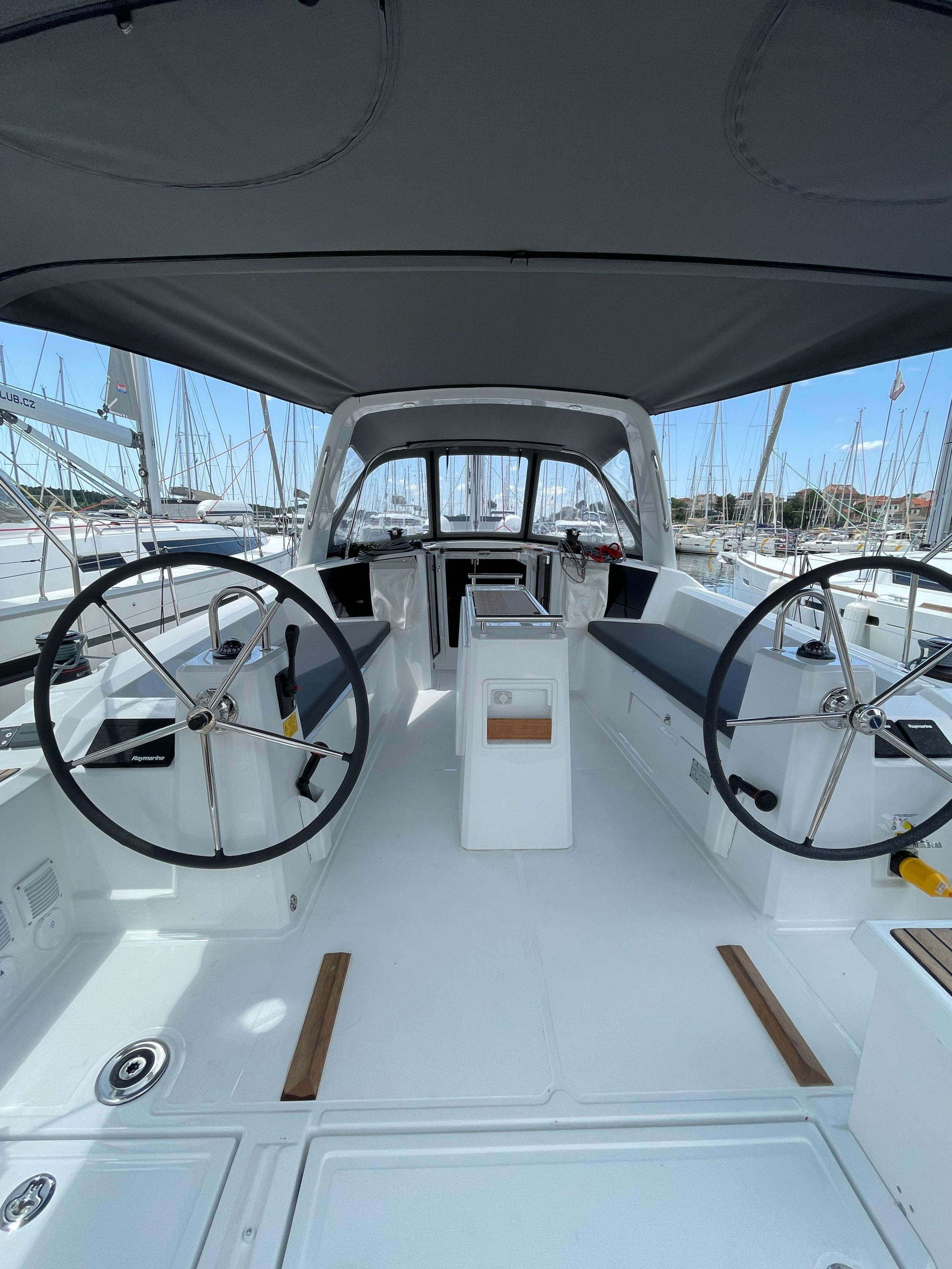 Oceanis 38.1 — photo 20