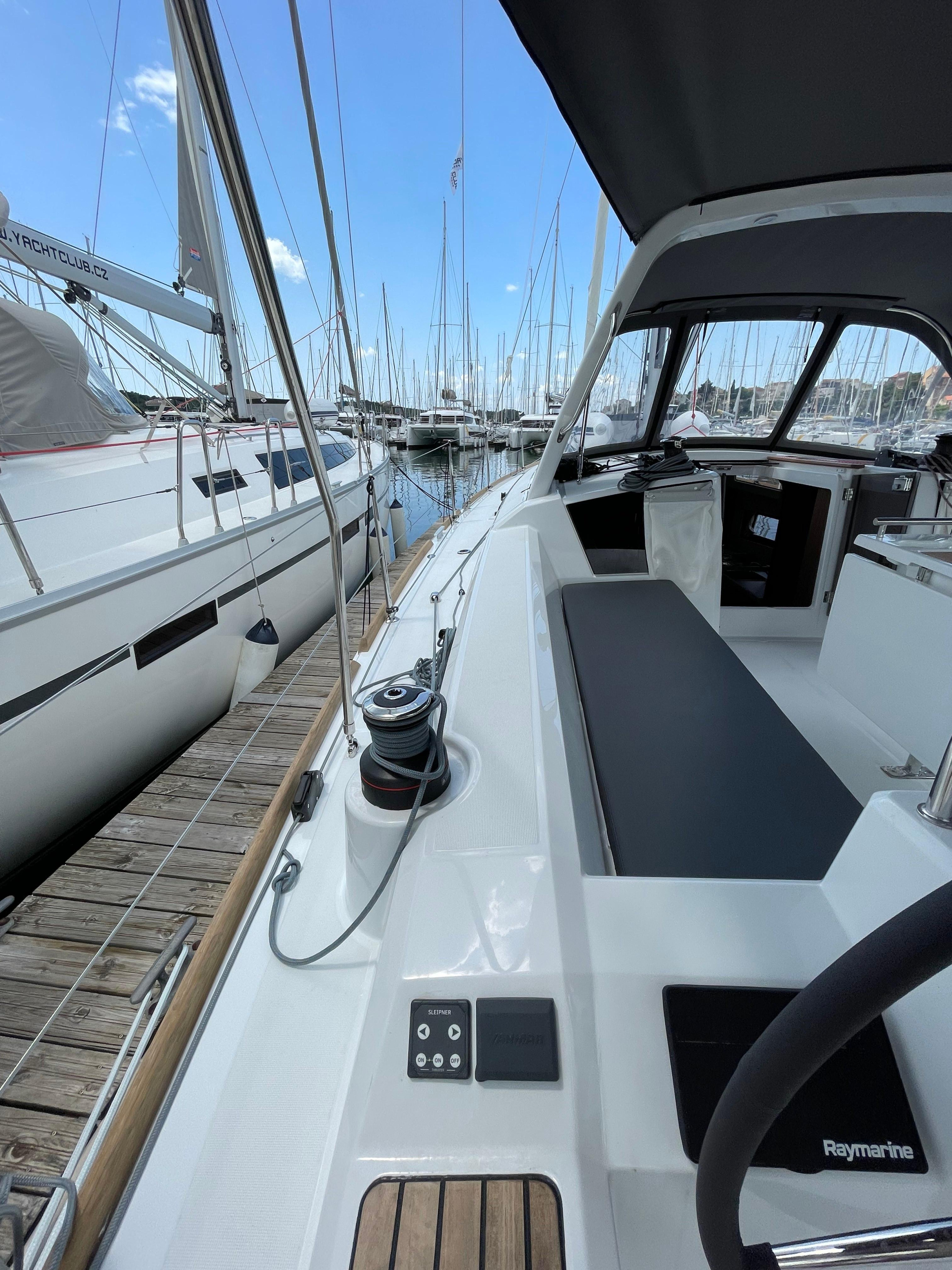 Oceanis 38.1 — photo 6