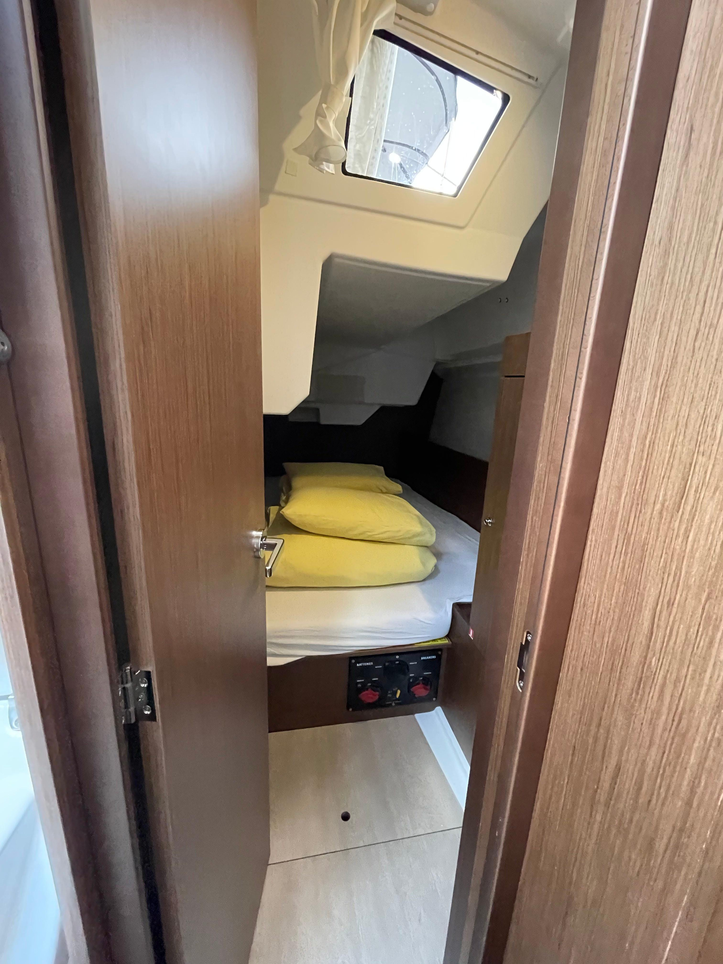 Oceanis 38.1 — photo 10