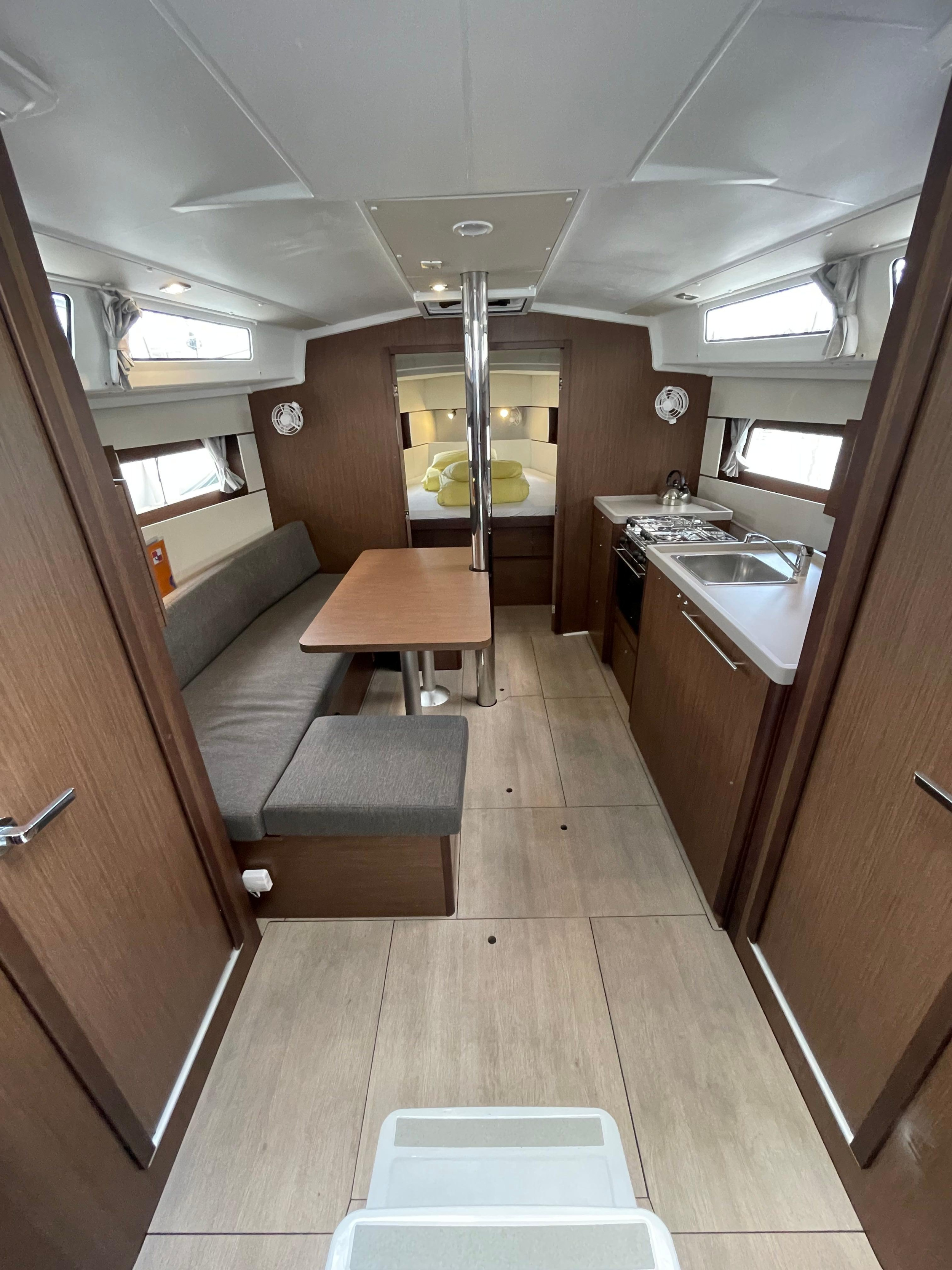 Oceanis 38.1 — photo 9