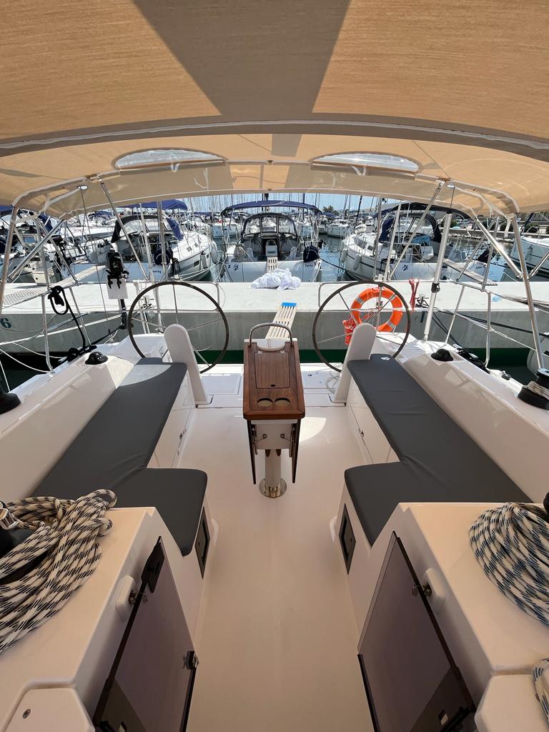 Bavaria C 42 — photo 8