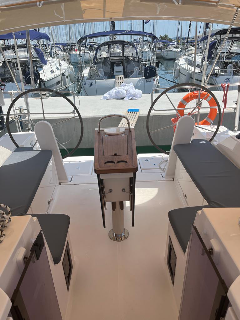 Bavaria C 42 — photo 13