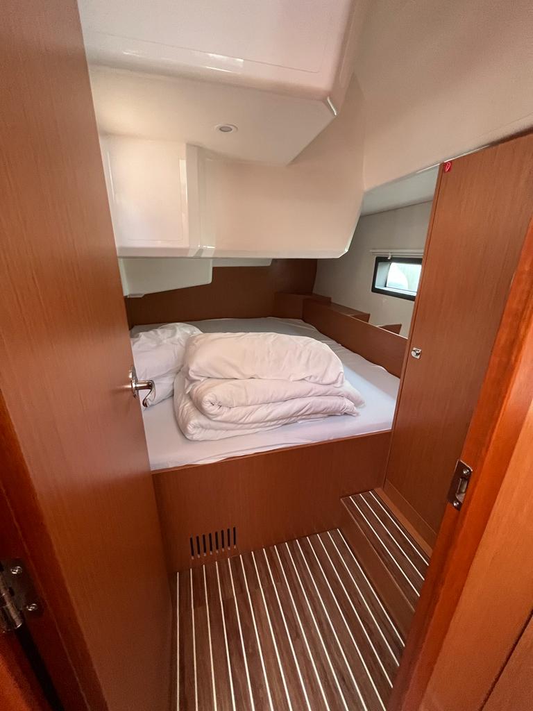 Bavaria C 42 — photo 14