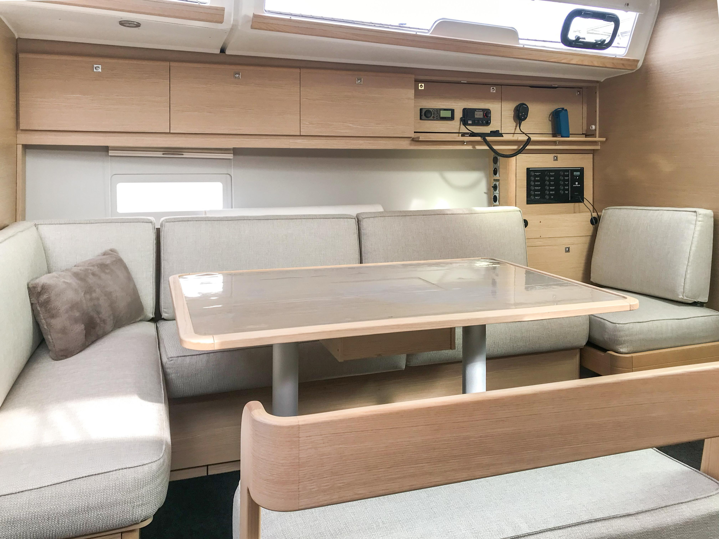 Dufour 430 Grand Large — photo 18