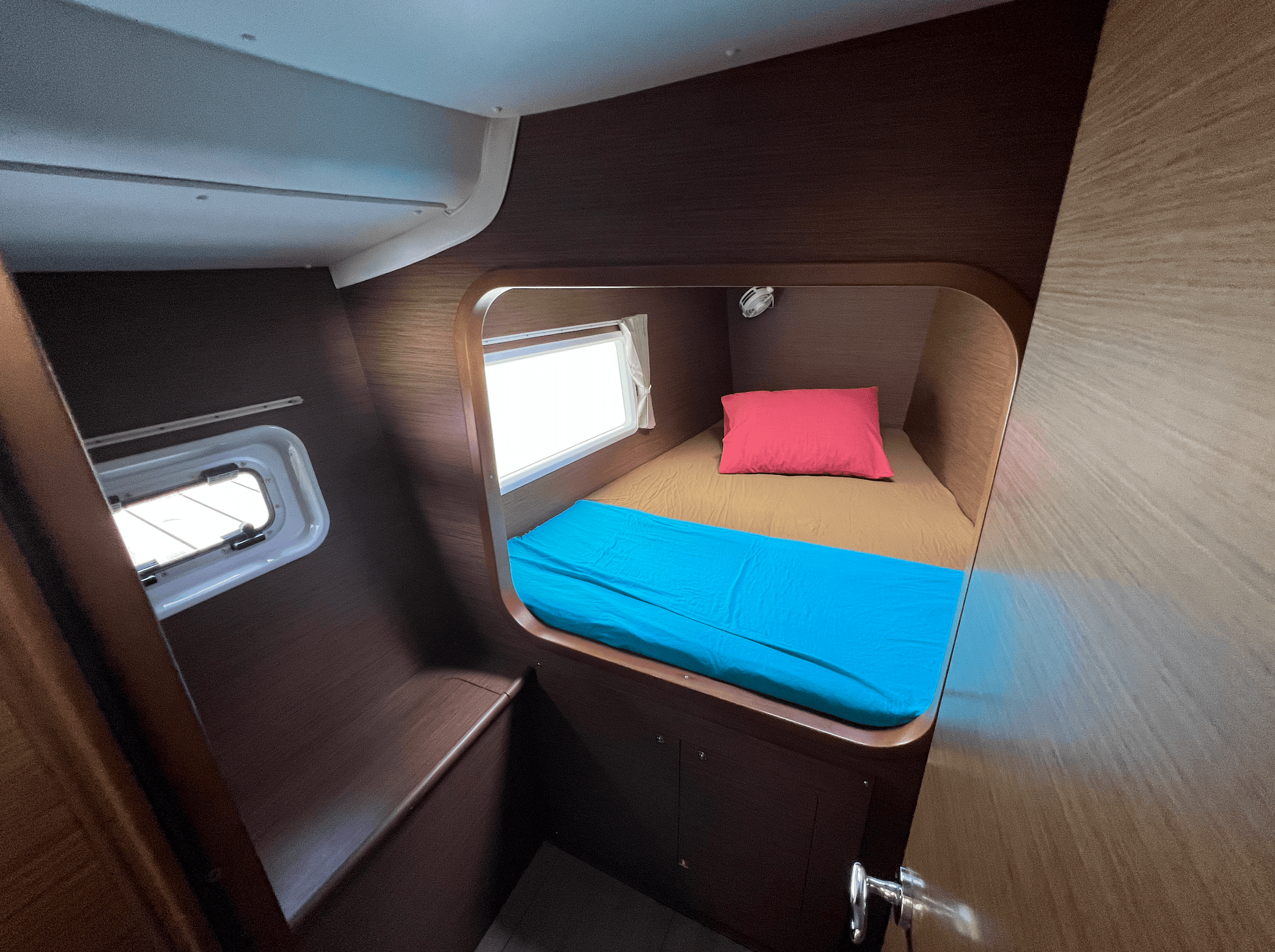 Lagoon 380 S2 Owner's Version — photo 2