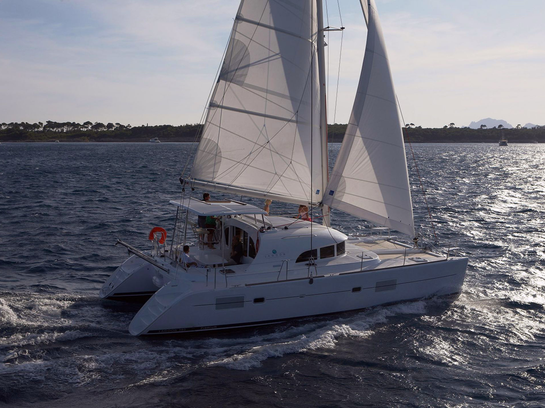 Lagoon 380 S2 — photo 2