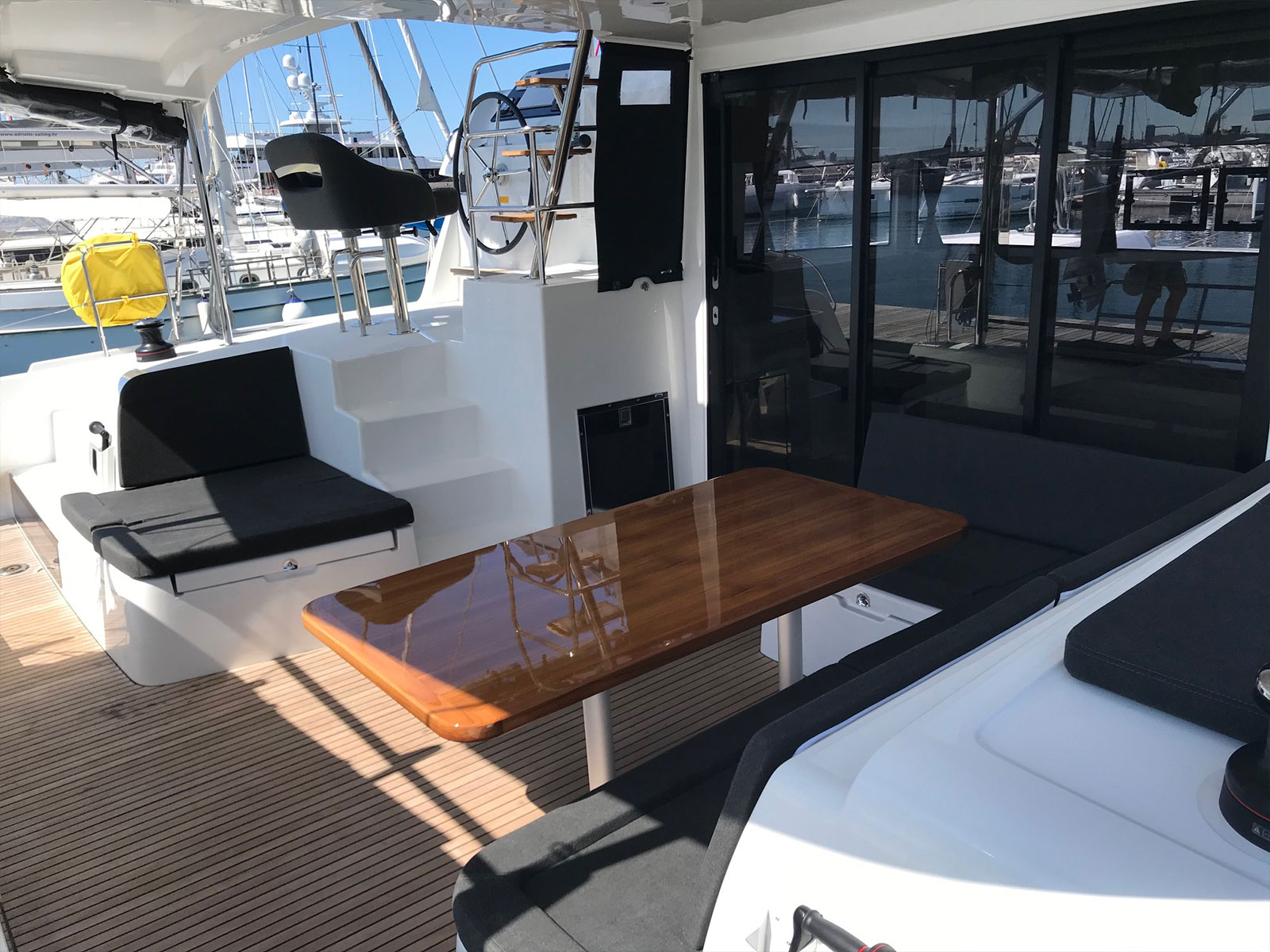 Lagoon 42 owner version — photo 42