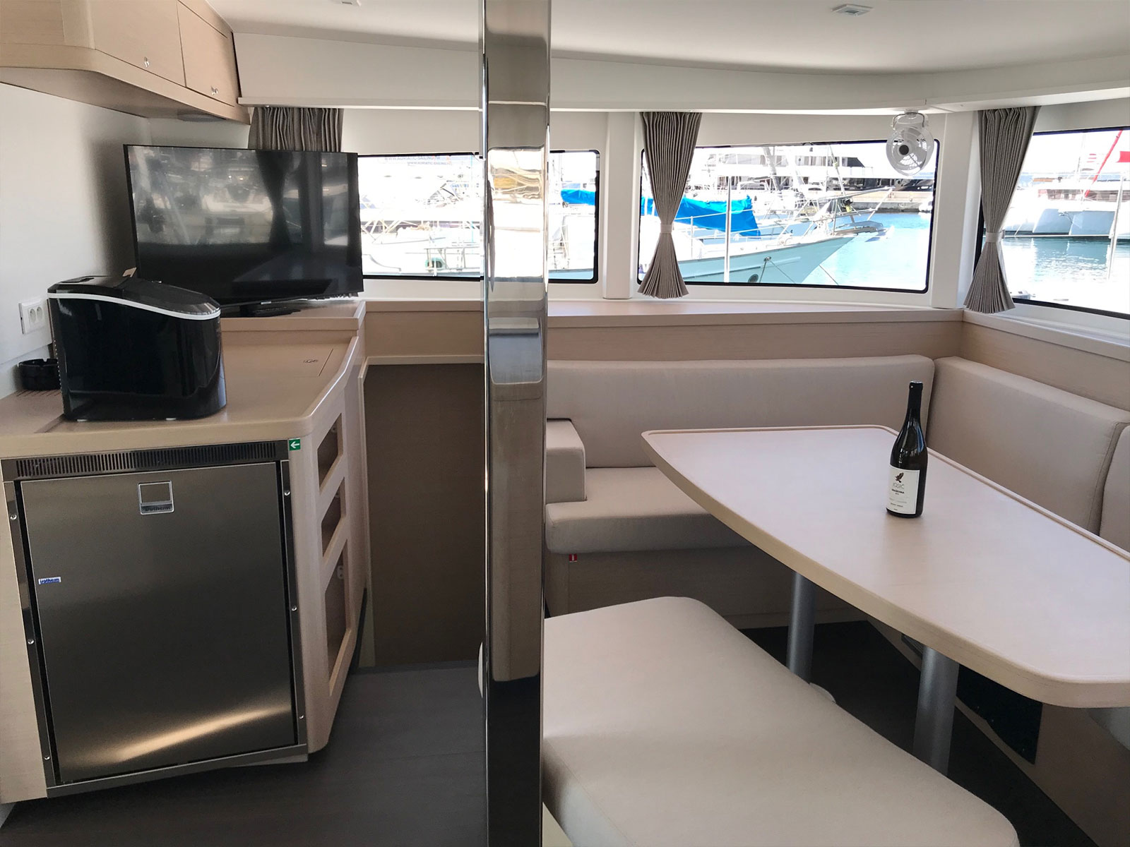 Lagoon 42 owner version — photo 25