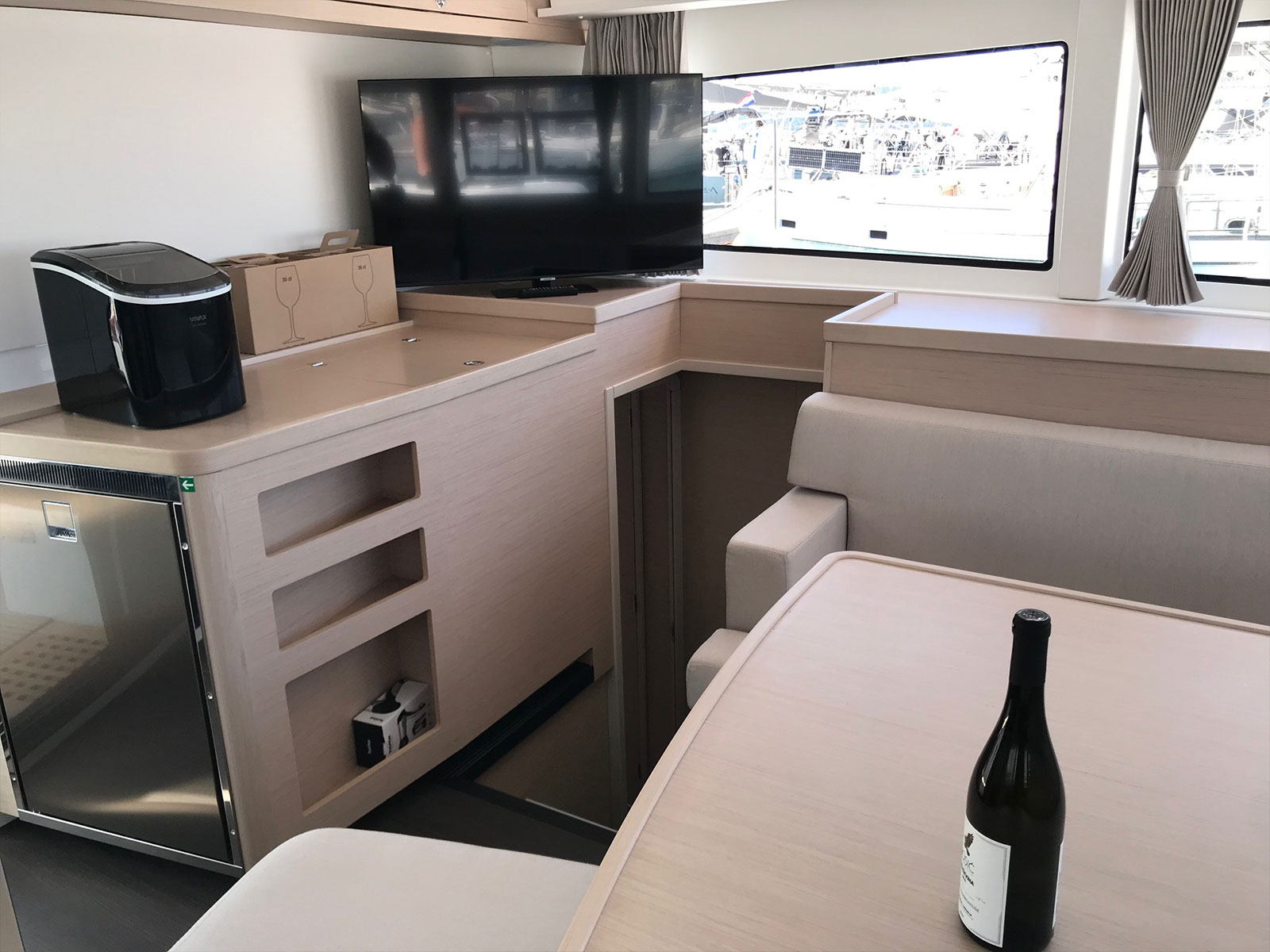 Lagoon 42 owner version — photo 40