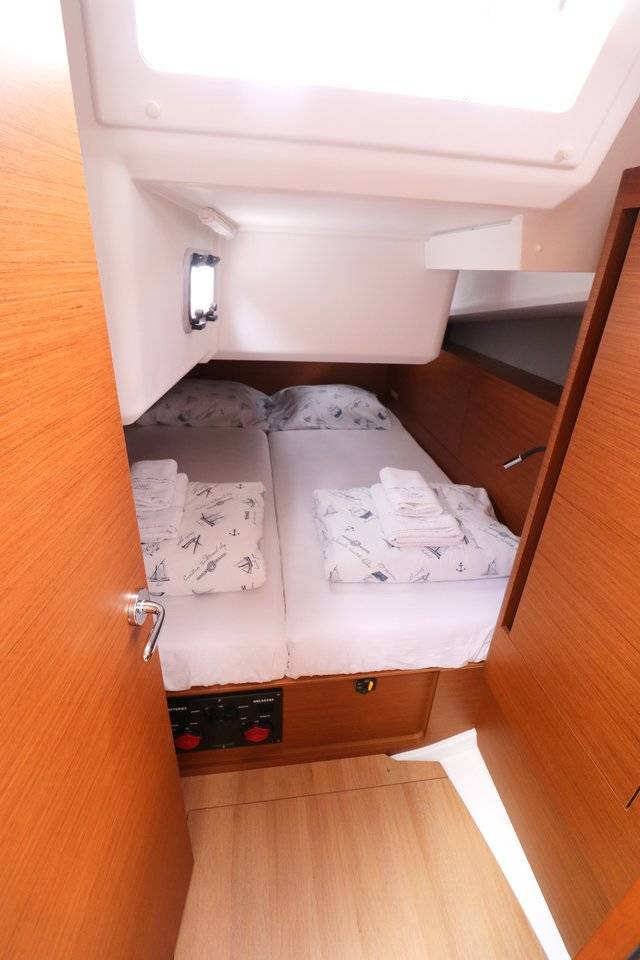 Sun Odyssey 440 — photo 6