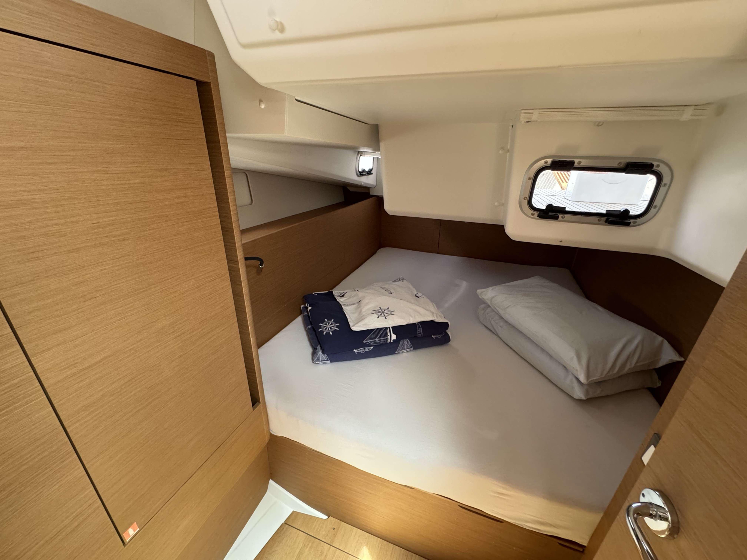 Sun Odyssey 440 - 3 cabins — photo 9