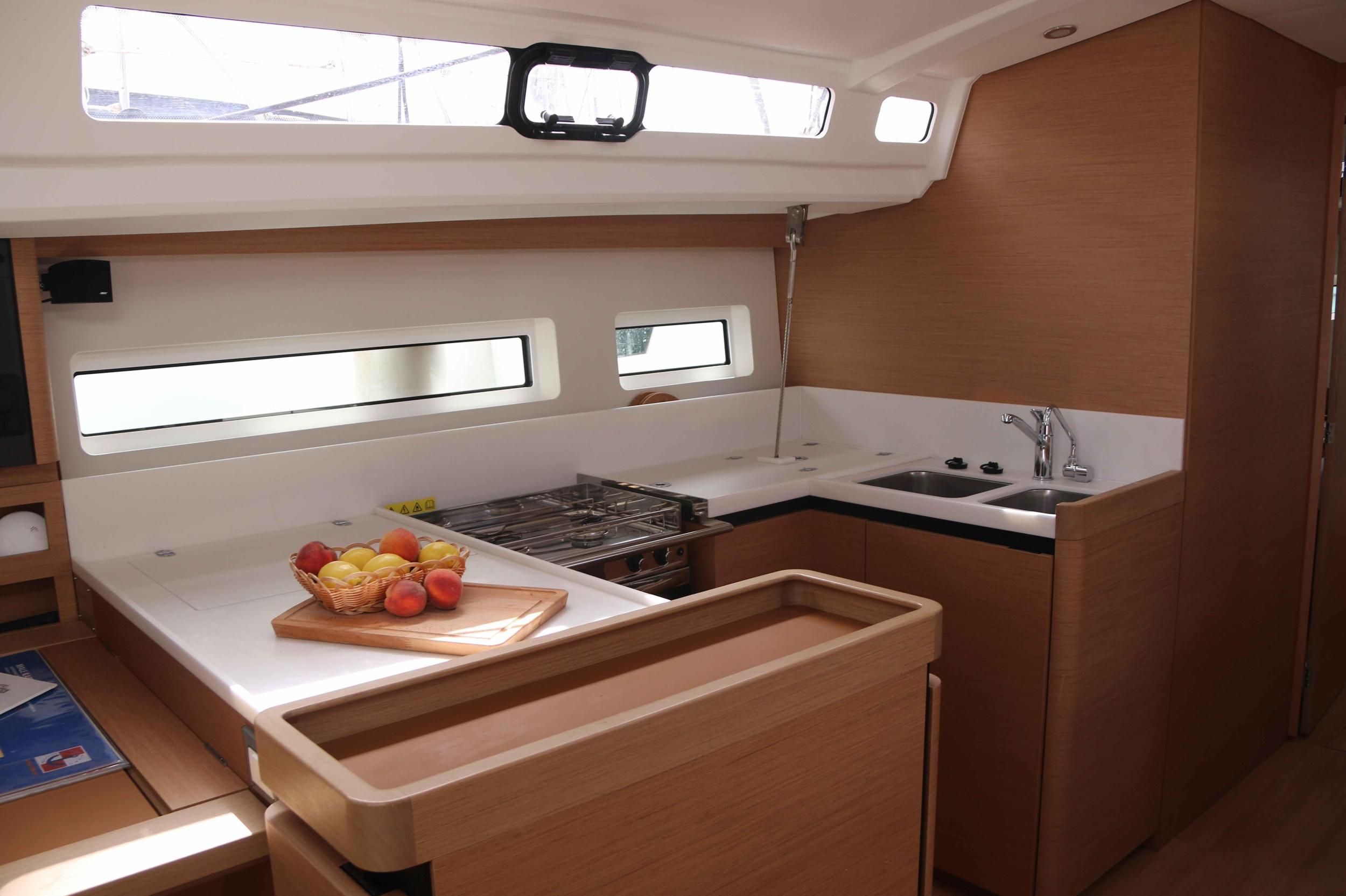 Sun Odyssey 440 - 3 cabins — photo 6