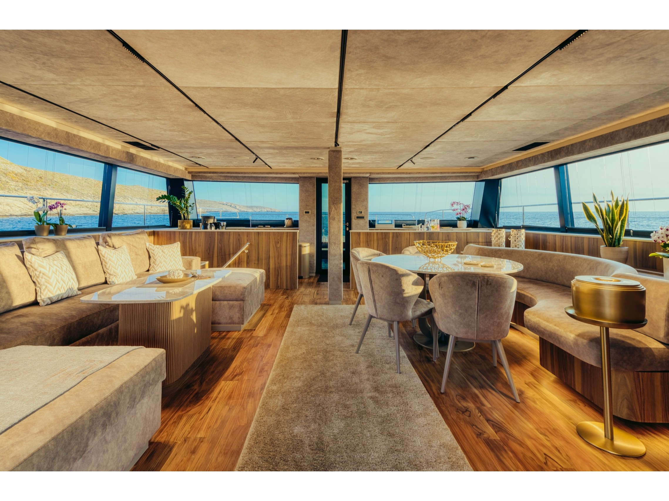 Moon Yacht 65 — photo 60