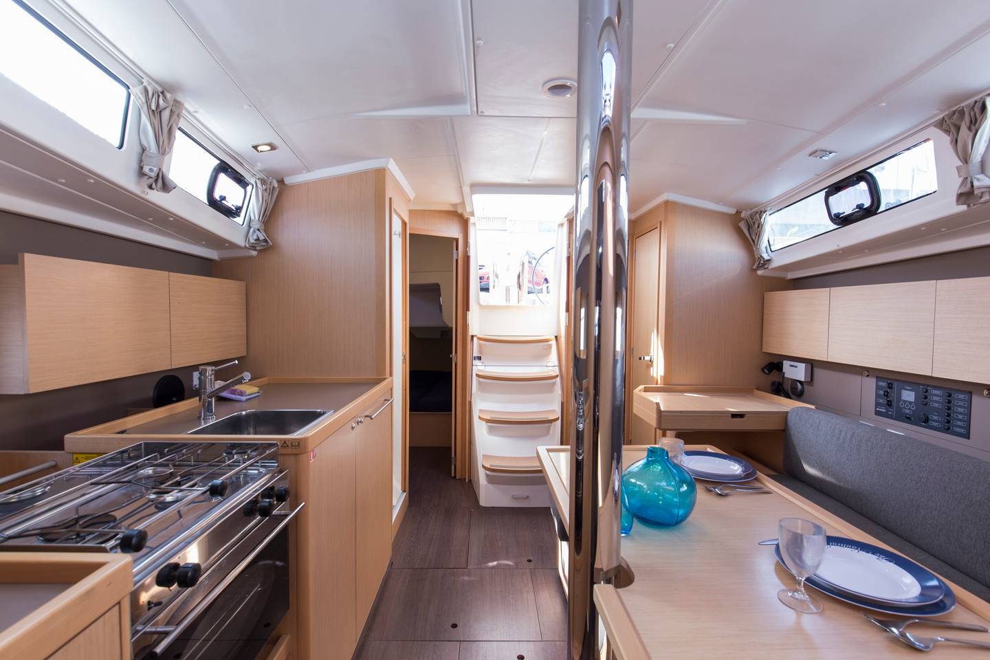 Oceanis 38.1 — photo 9