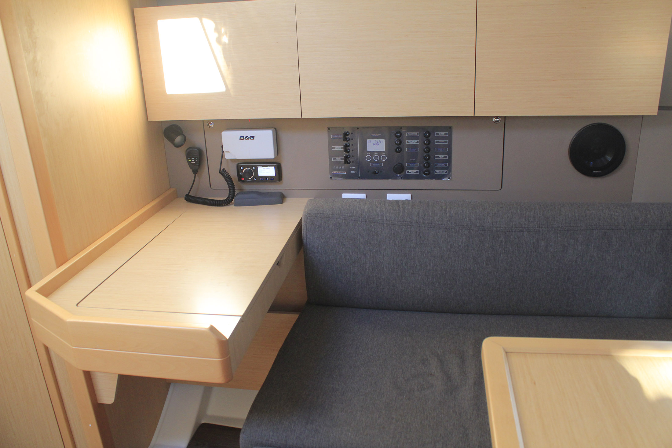 Oceanis 38.1 — photo 3