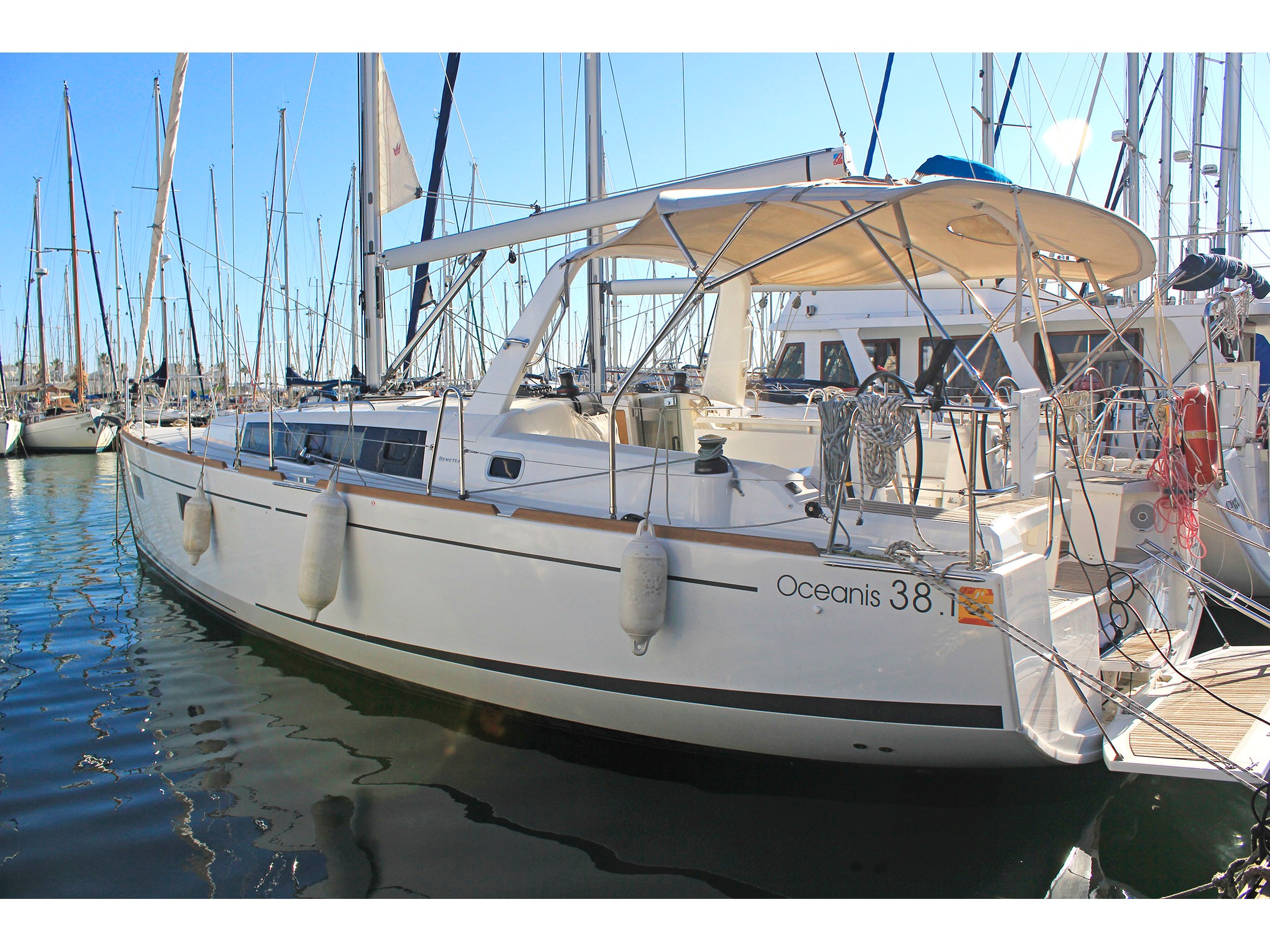 Oceanis 38.1 — photo 1