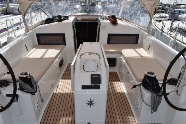 Sun Odyssey 440 — photo 7