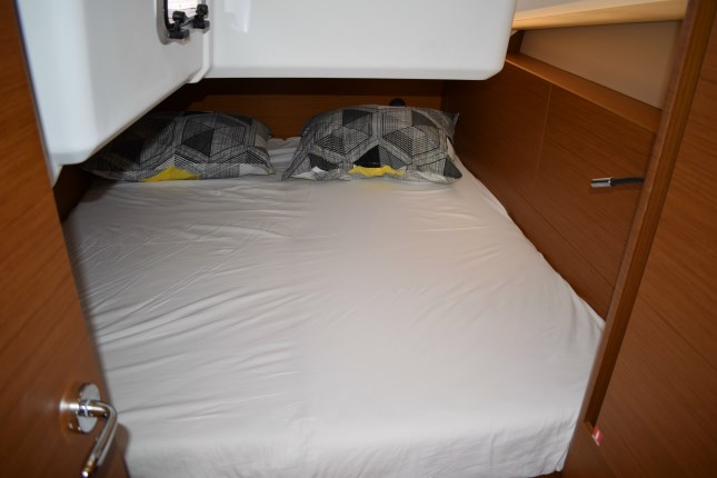 Sun Odyssey 440 — photo 12