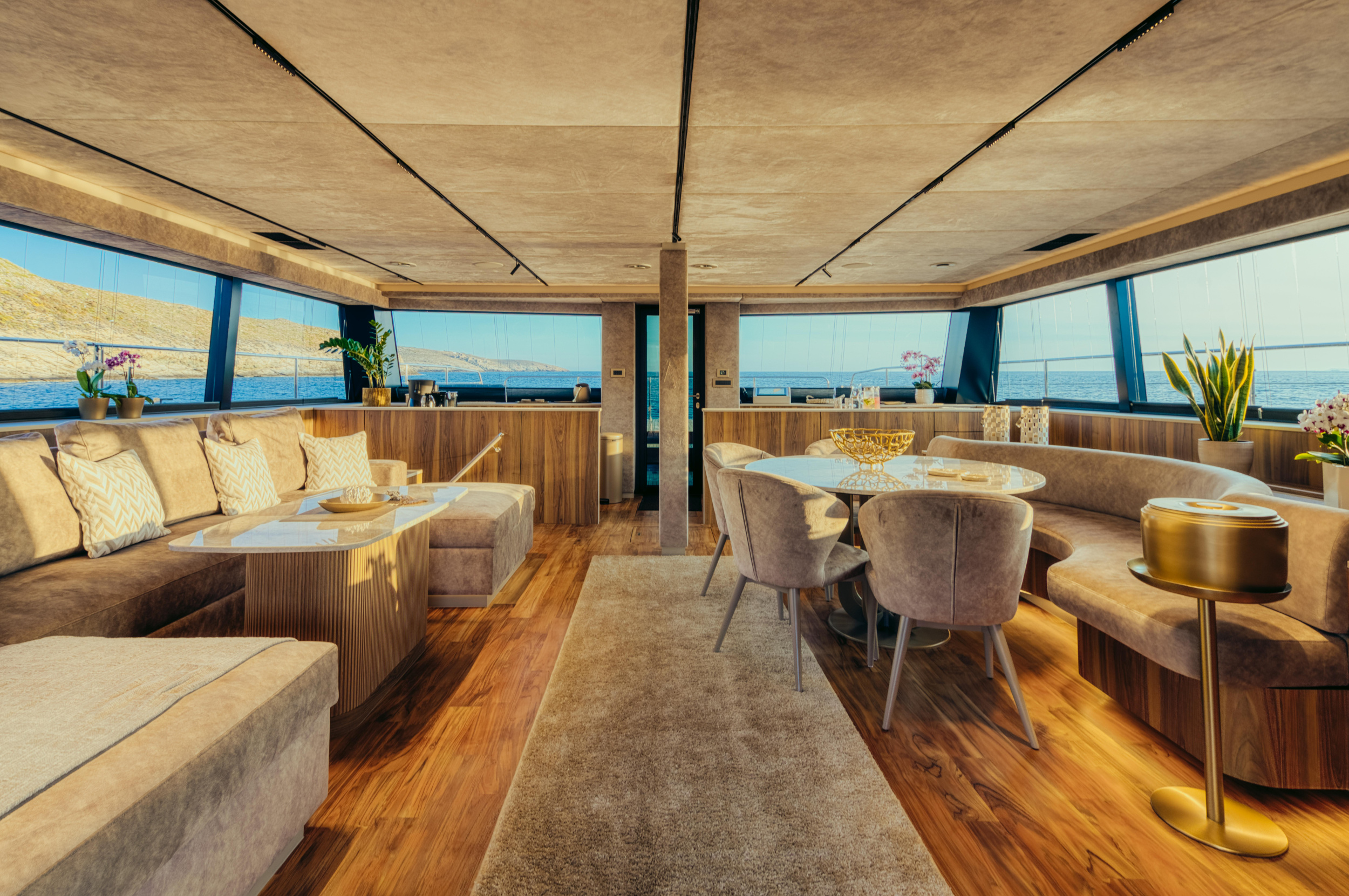 Moon Yacht 65 — photo 81