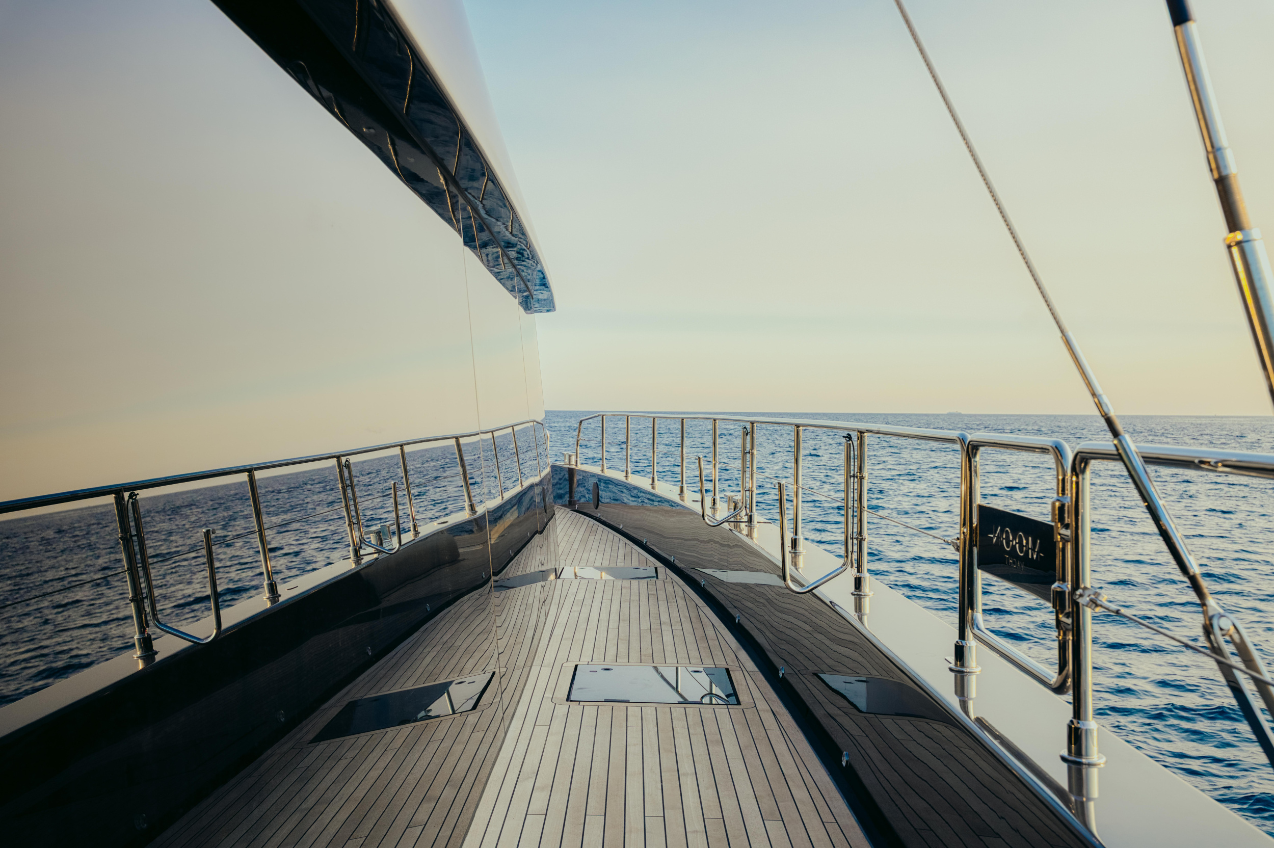 Moon Yacht 65 — photo 8