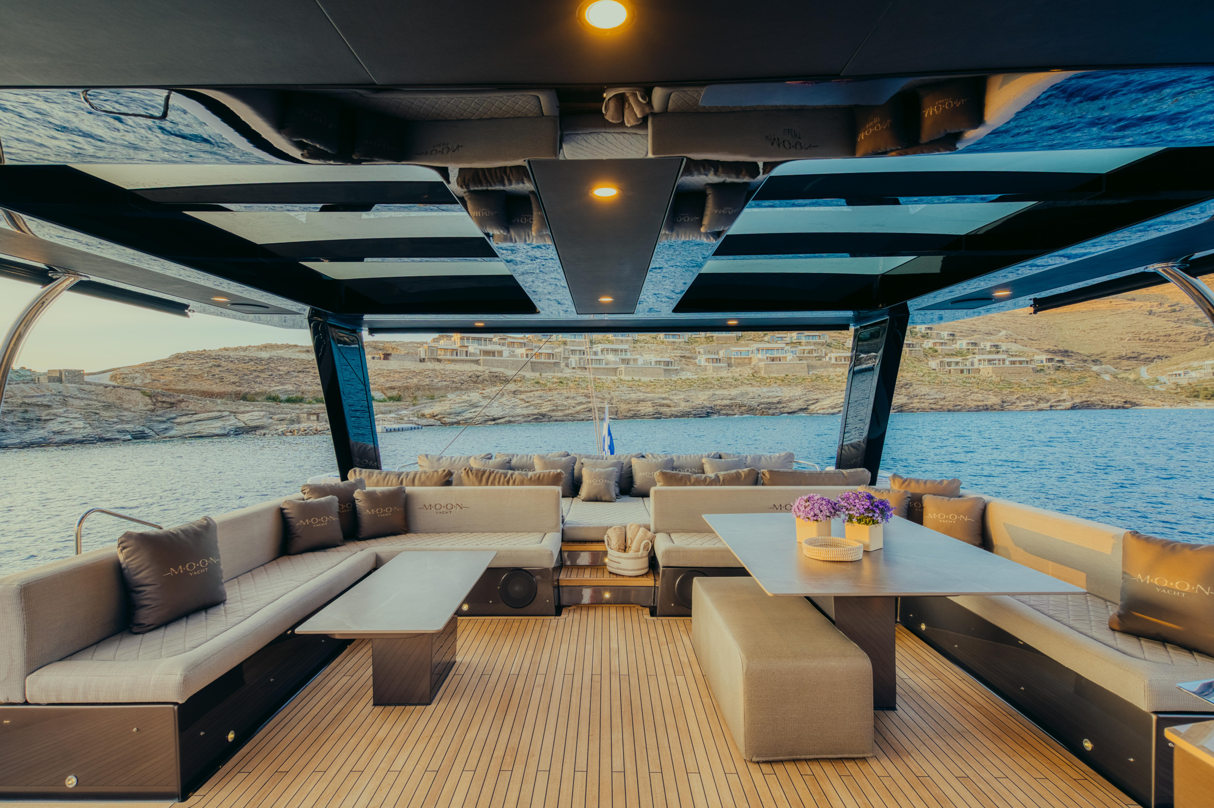 Moon Yacht 65 — photo 30