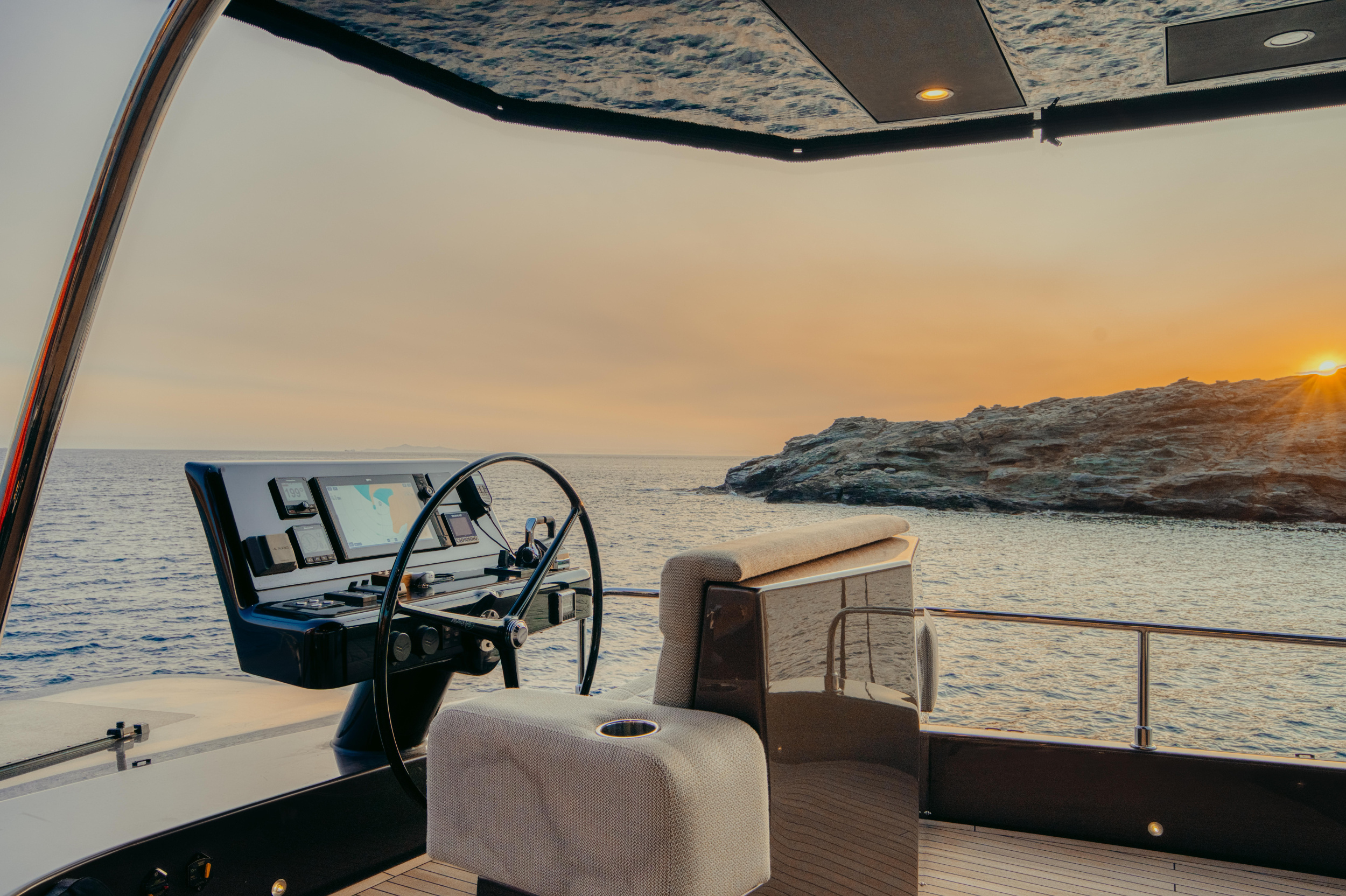 Moon Yacht 65 — photo 49