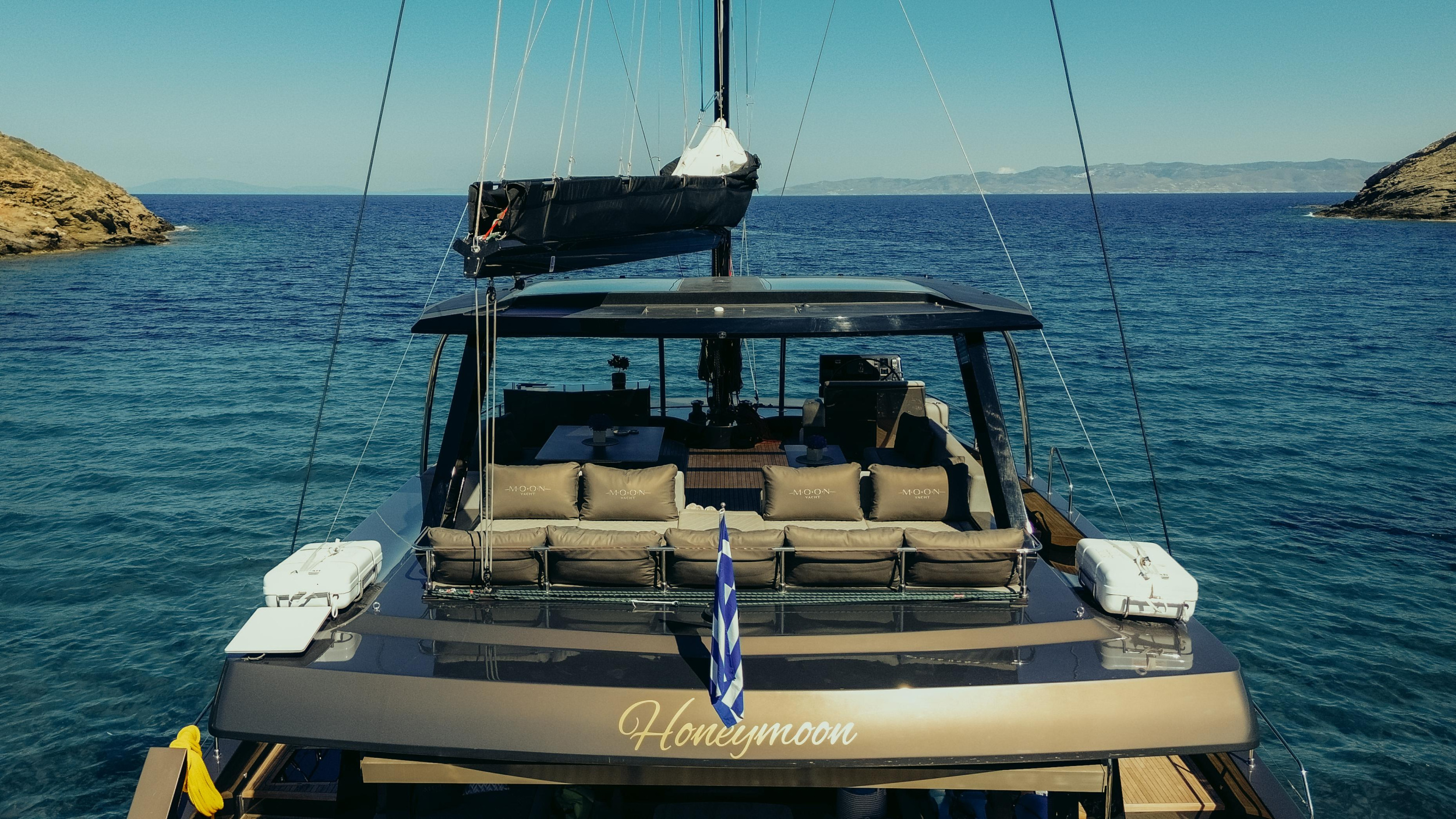 Moon Yacht 65 — photo 40