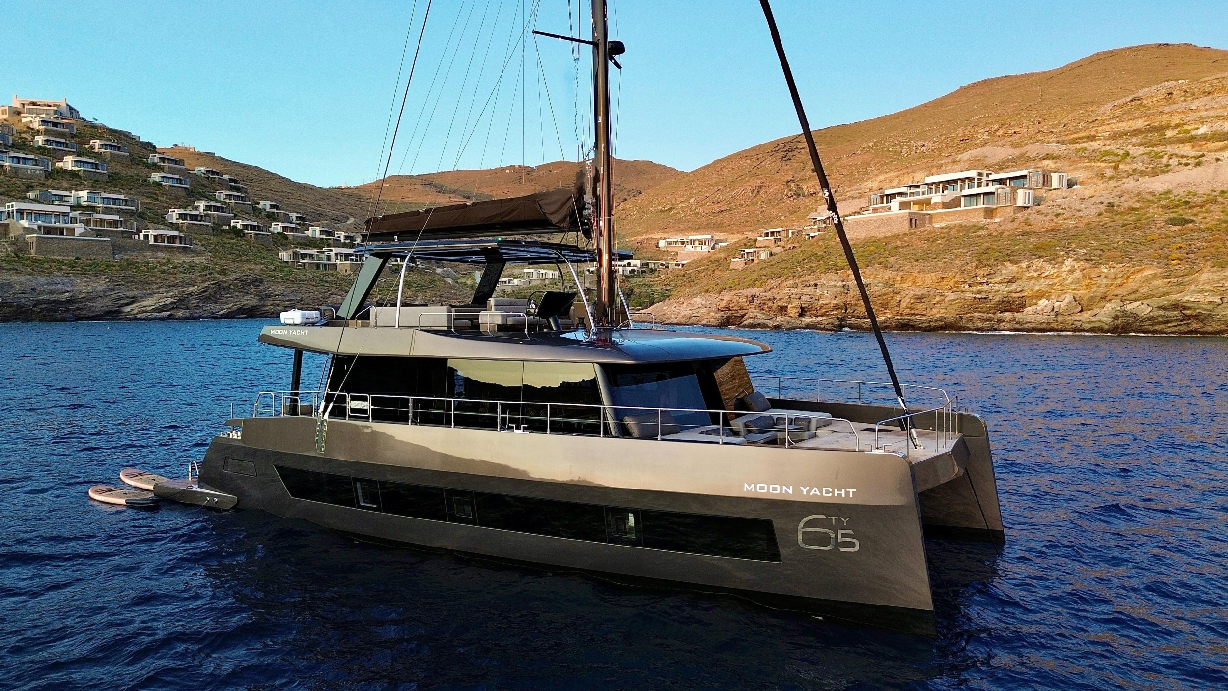 Moon Yacht 65 — photo 38