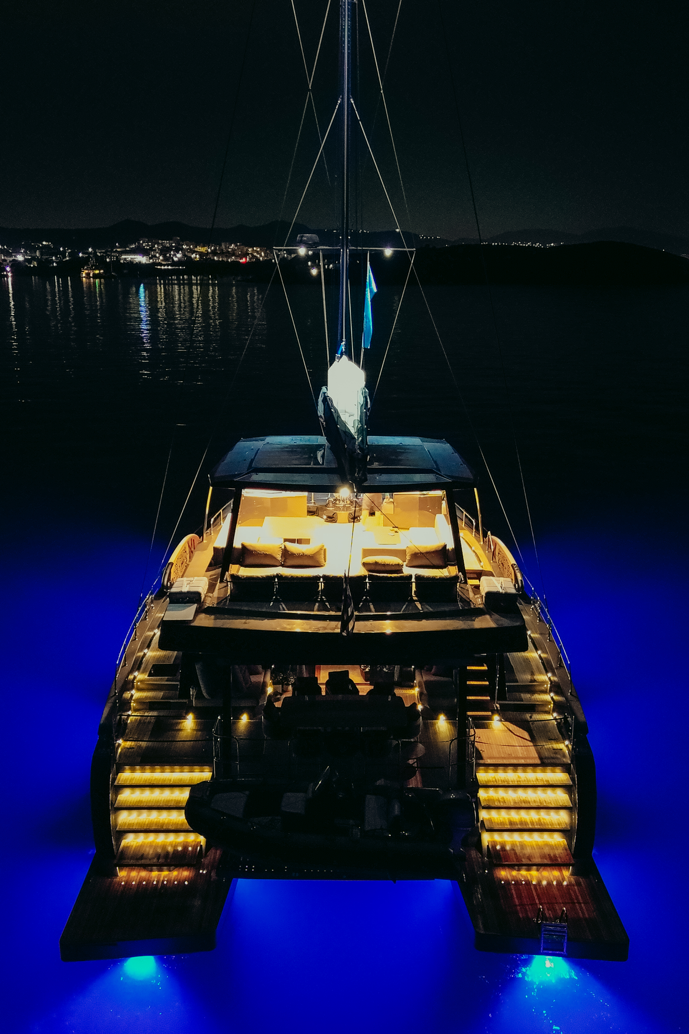 Moon Yacht 65 — photo 71