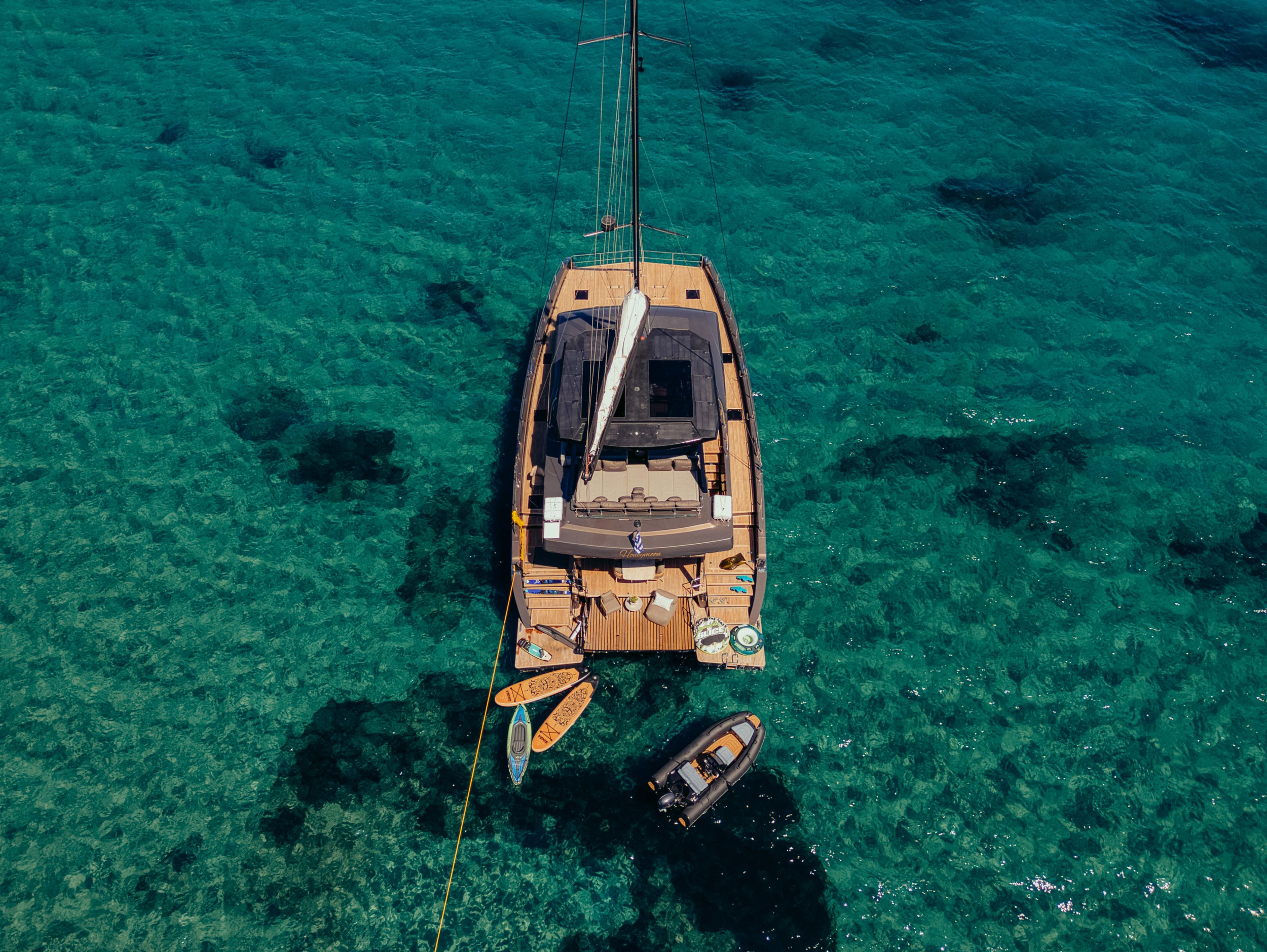 Moon Yacht 65 — photo 18