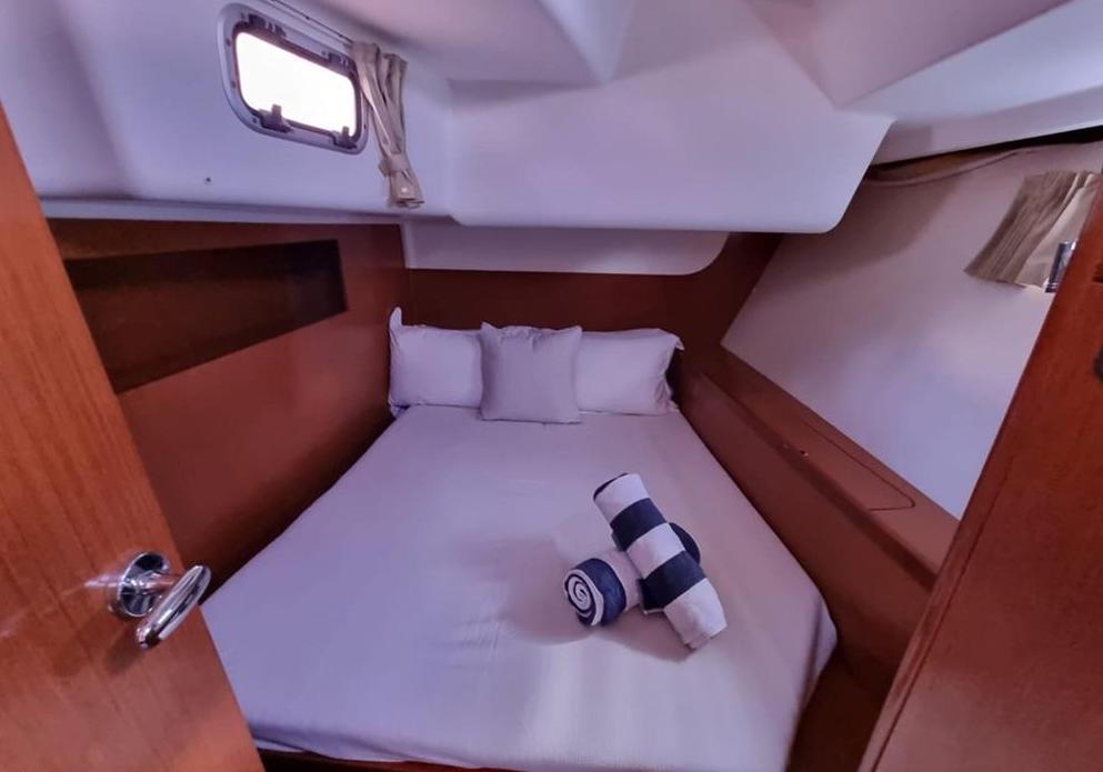 Beneteau Oceanis 54 — photo 7