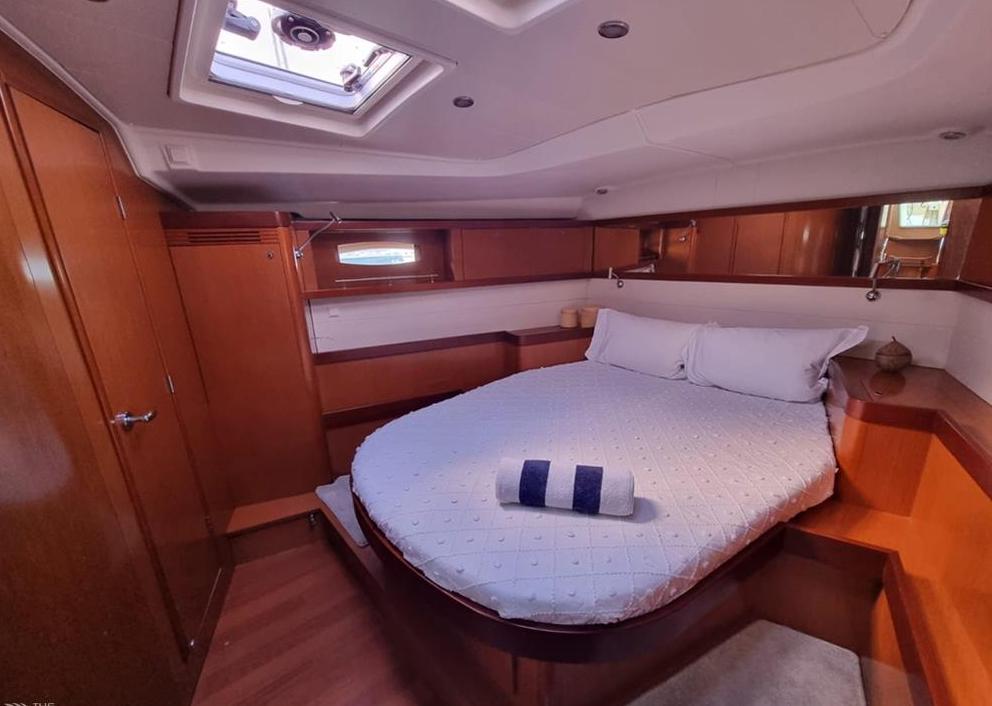 Beneteau Oceanis 54 — photo 16