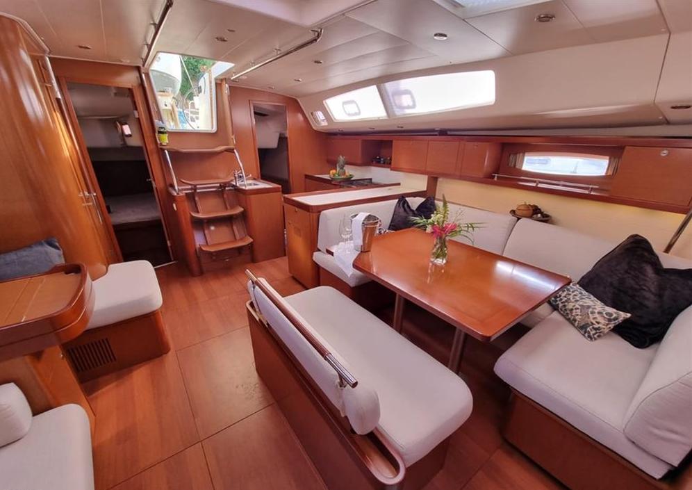 Beneteau Oceanis 54 — photo 3