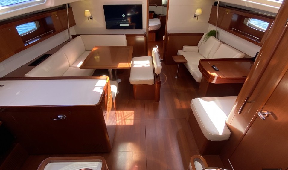 Beneteau Oceanis 54 — photo 14