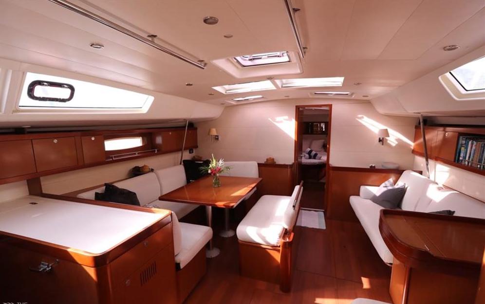 Beneteau Oceanis 54 — photo 12